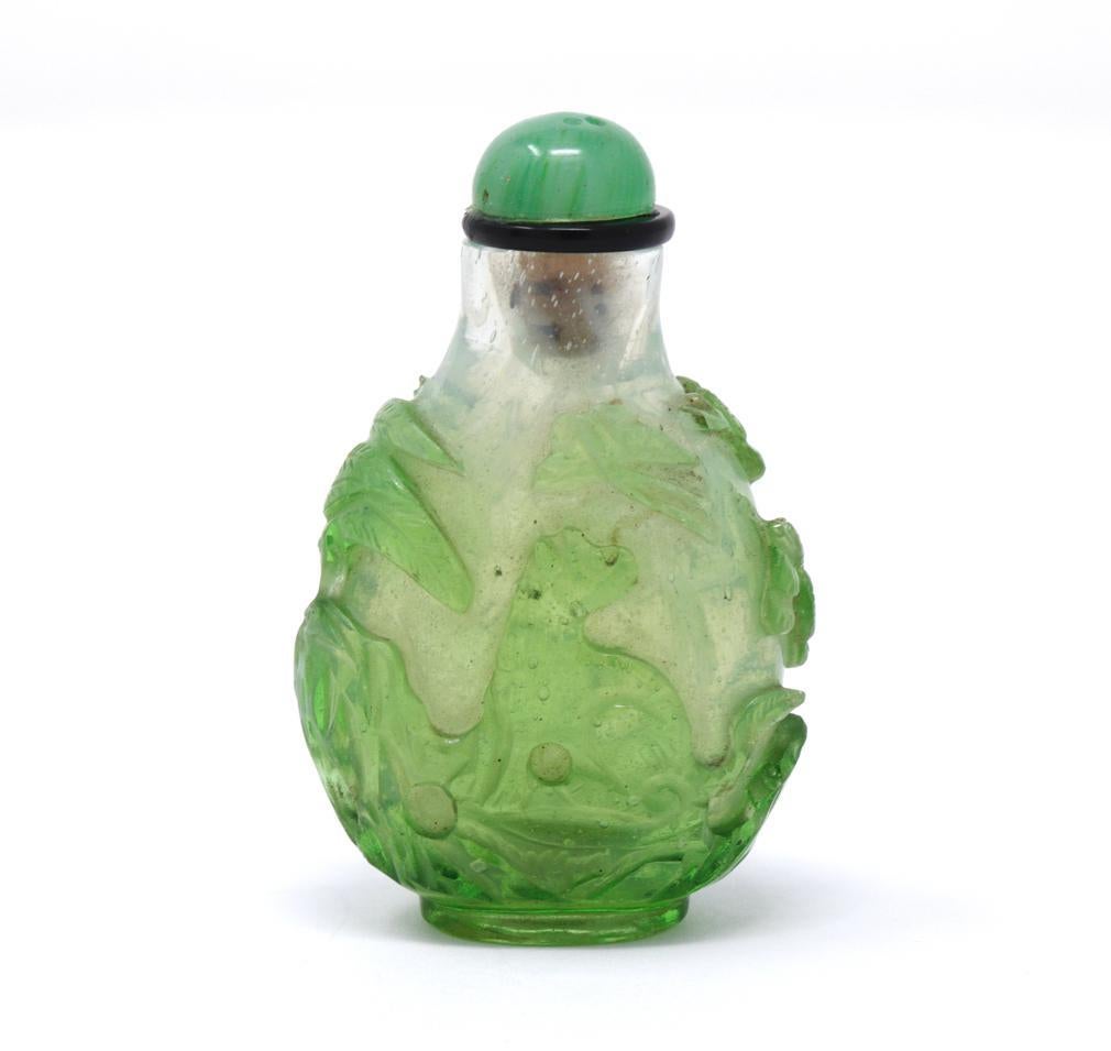 Antique Chinese Green-on-Green Overlay Glass Snuff Bottle For Sale 1