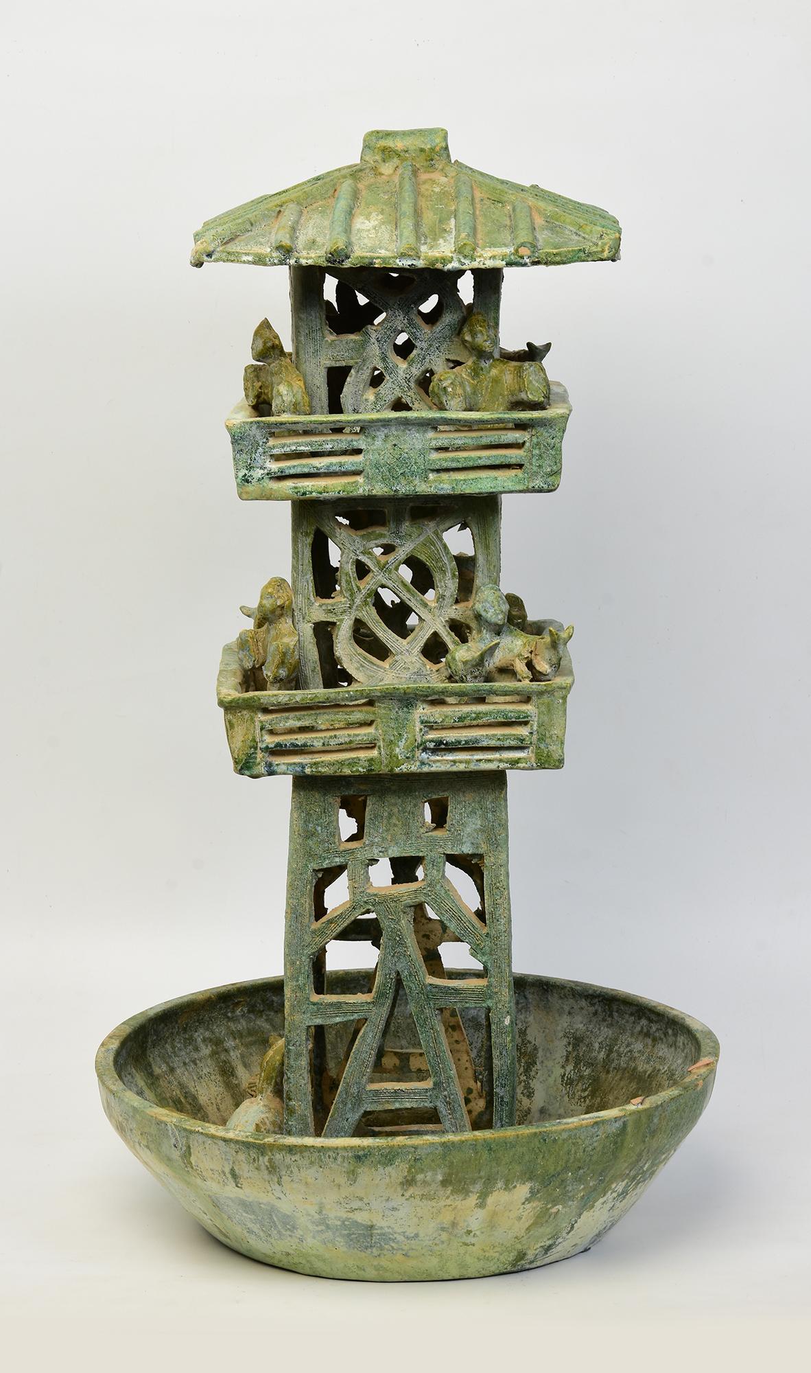 Tour de montre antique en poterie émaillée verte de la dynastie chinoise des Han avec Oxford TL Test Bon état - En vente à Sampantawong, TH