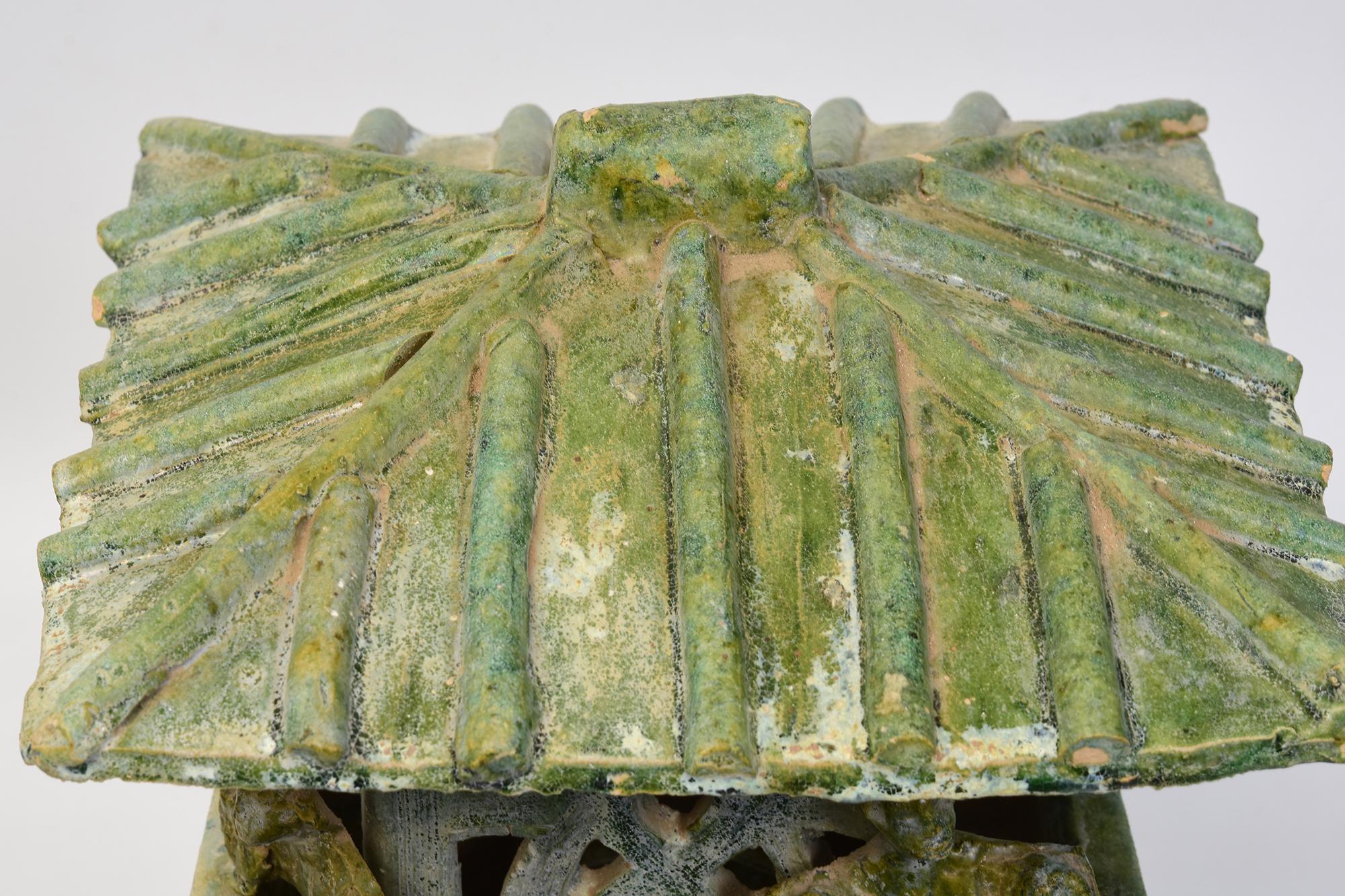 Poteries Tour de montre antique en poterie émaillée verte de la dynastie chinoise des Han avec Oxford TL Test en vente