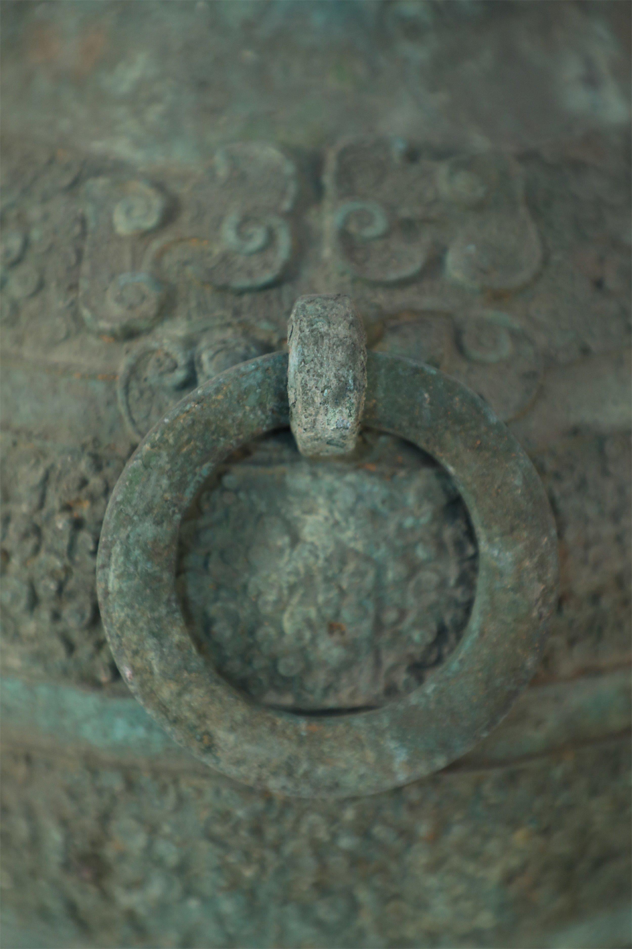 Antico vaso da vino rituale cinese in stile dinastia Han con coperchio in bronzo in vendita 5