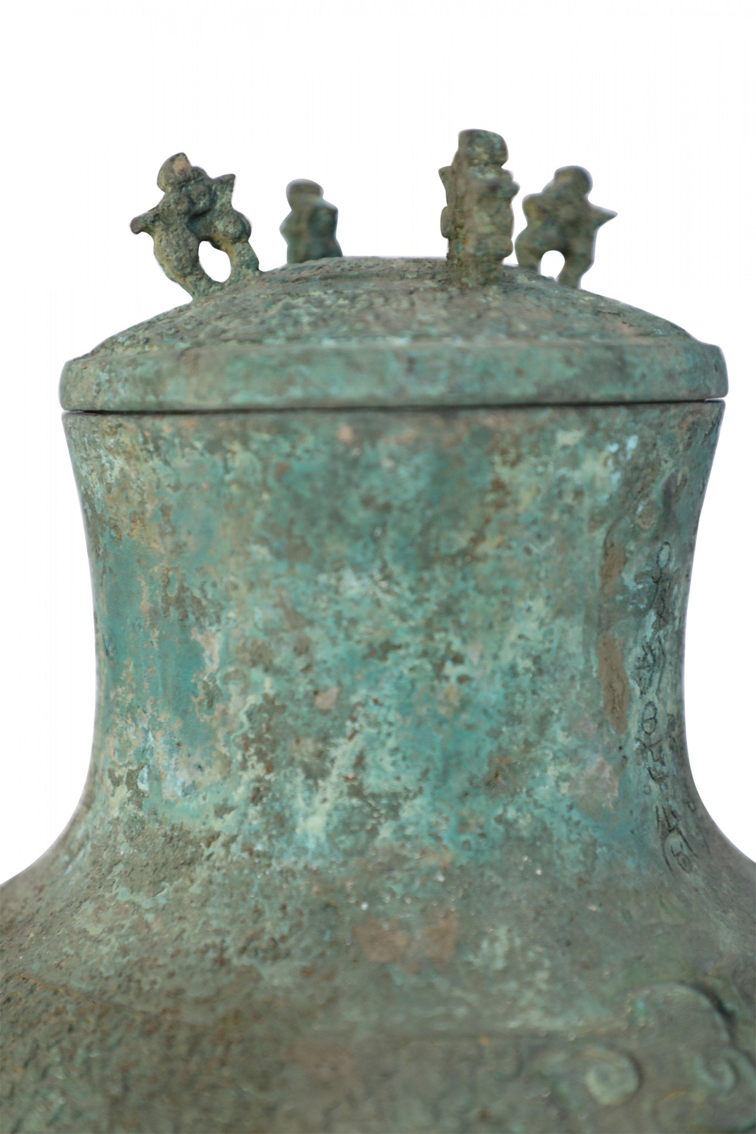 Antico vaso da vino rituale cinese in stile dinastia Han con coperchio in bronzo in vendita 6