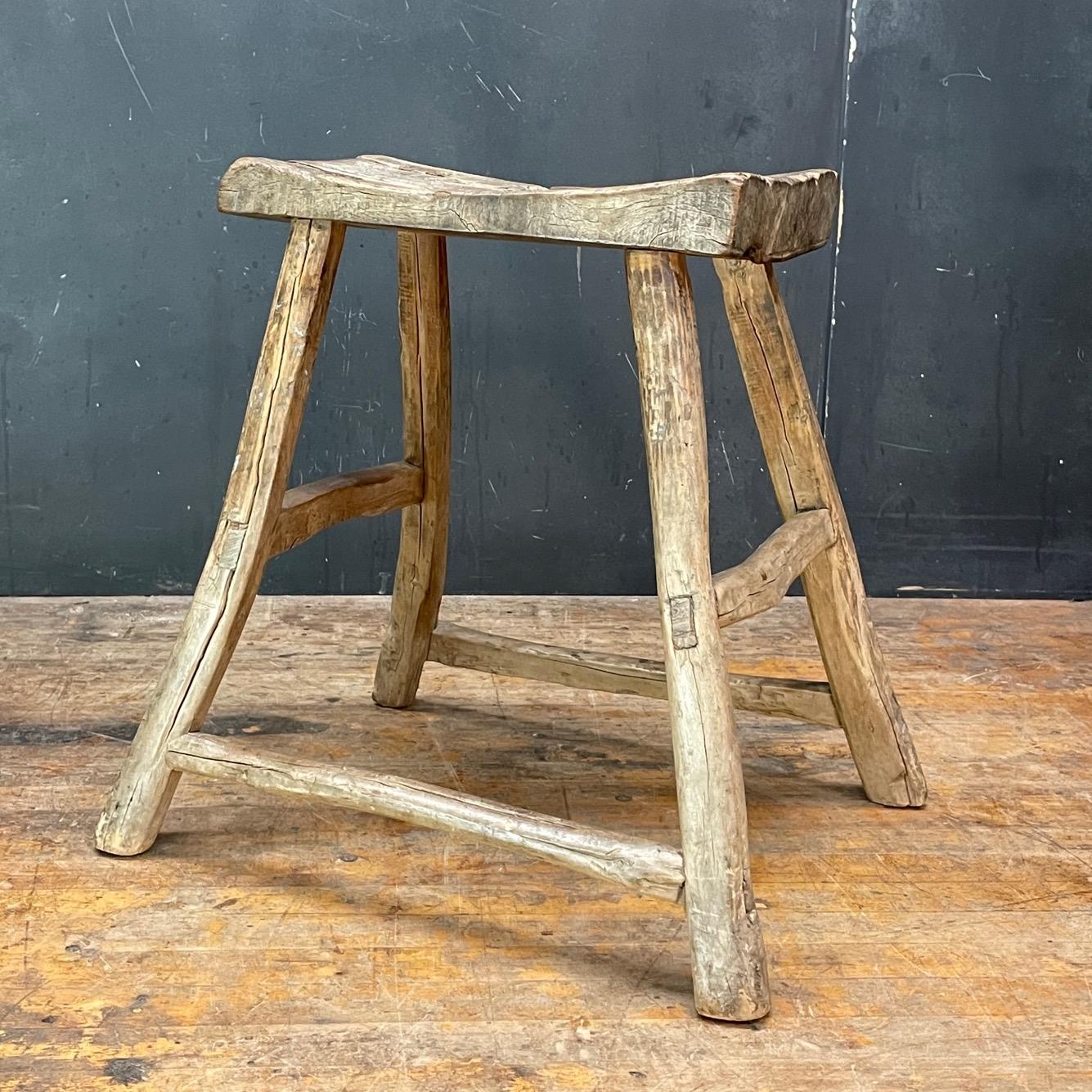 Antique Chinese Hand-Carved Wood Elm Writing Console Entryway Table Pi Stool In Distressed Condition For Sale In Hyattsville, MD