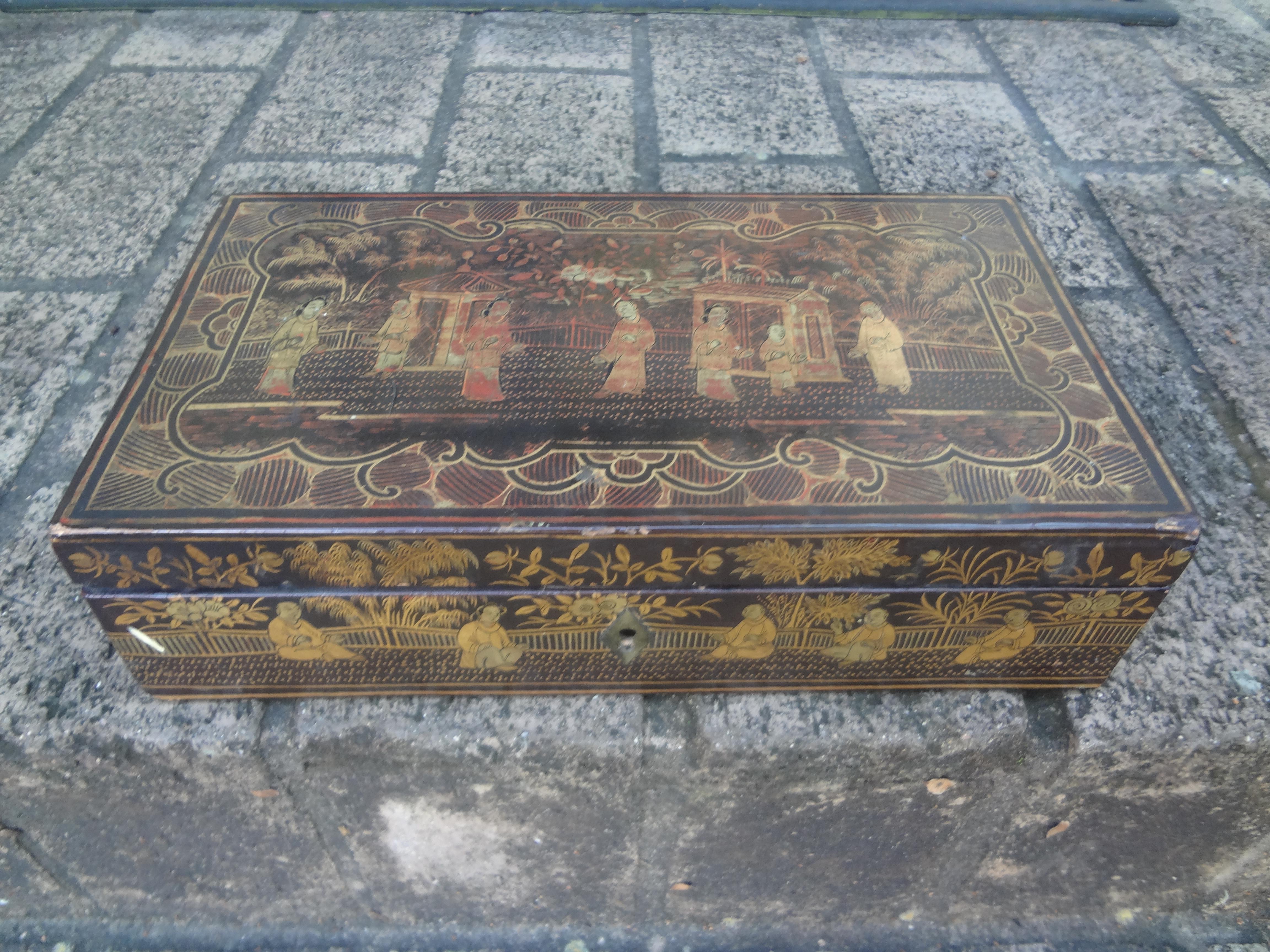 Antique Chinese Decorated Lacquer Decorative Box For Sale 4