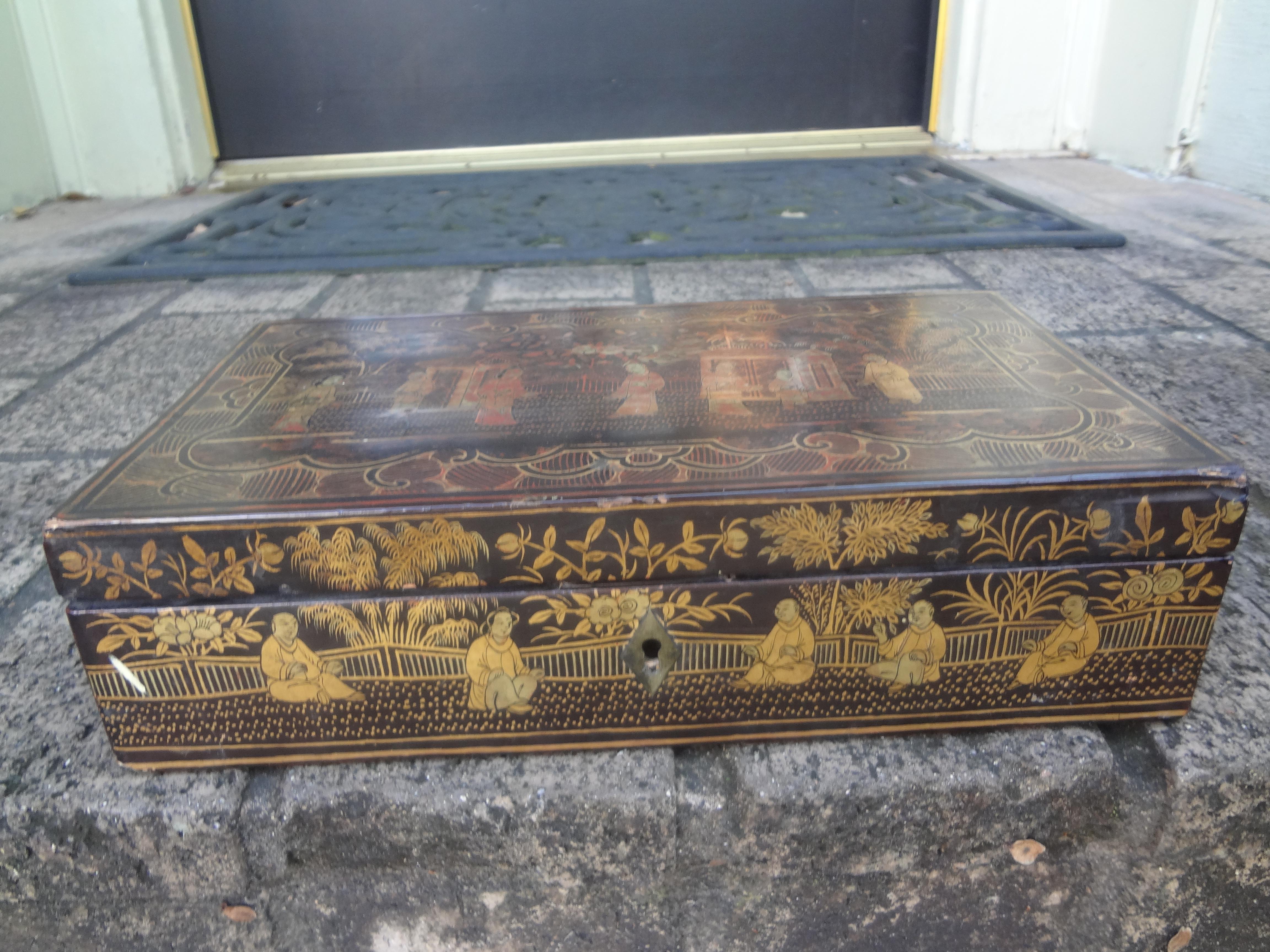 Antique Chinese Decorated Lacquer Decorative Box For Sale 5