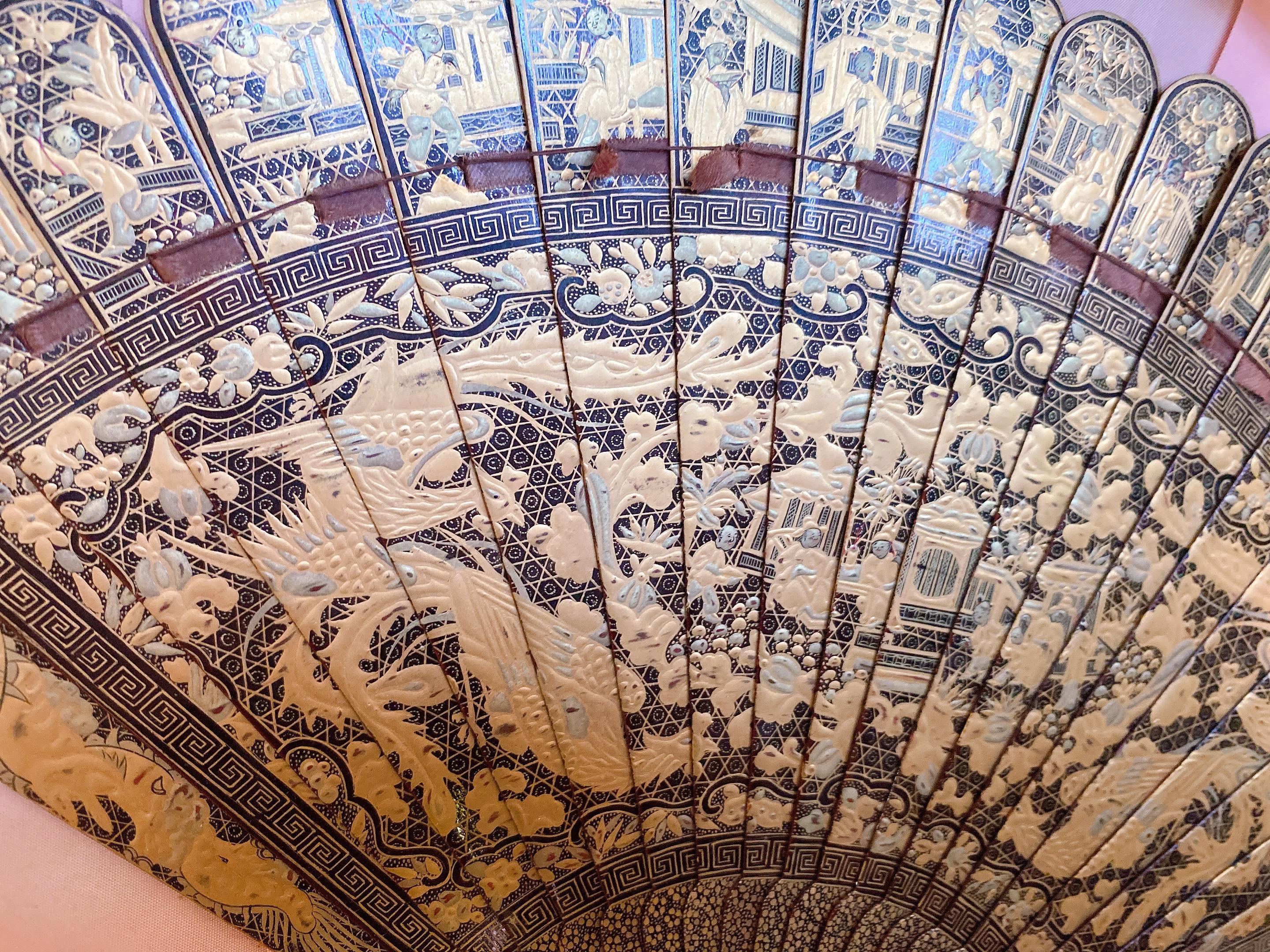 Antique Chinese Hand Paint Gold Lacquer Scene Gilt Fan For Sale 1