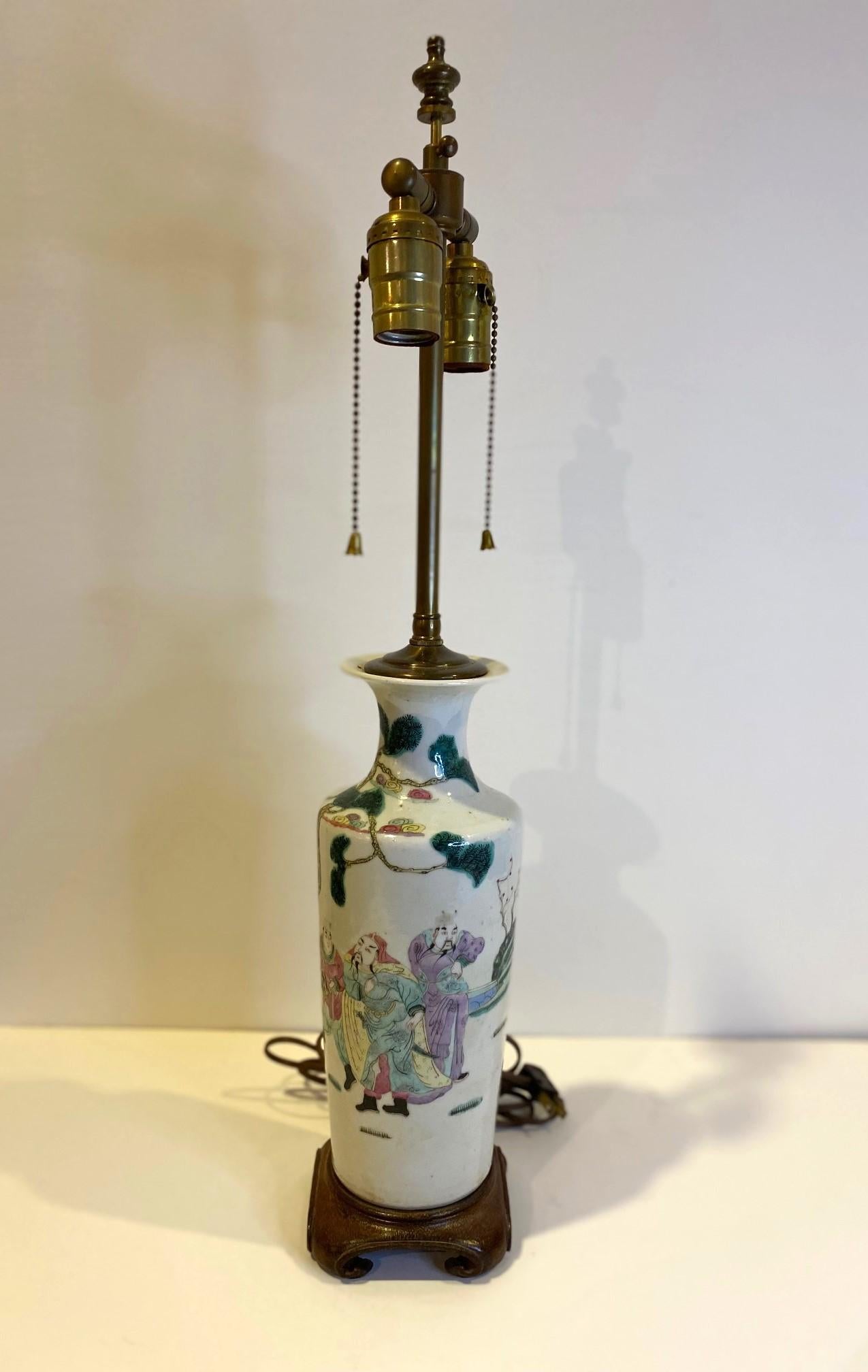 XIXe siècle Lampe vase chinoise ancienne en porcelaine peinte à la main en vente