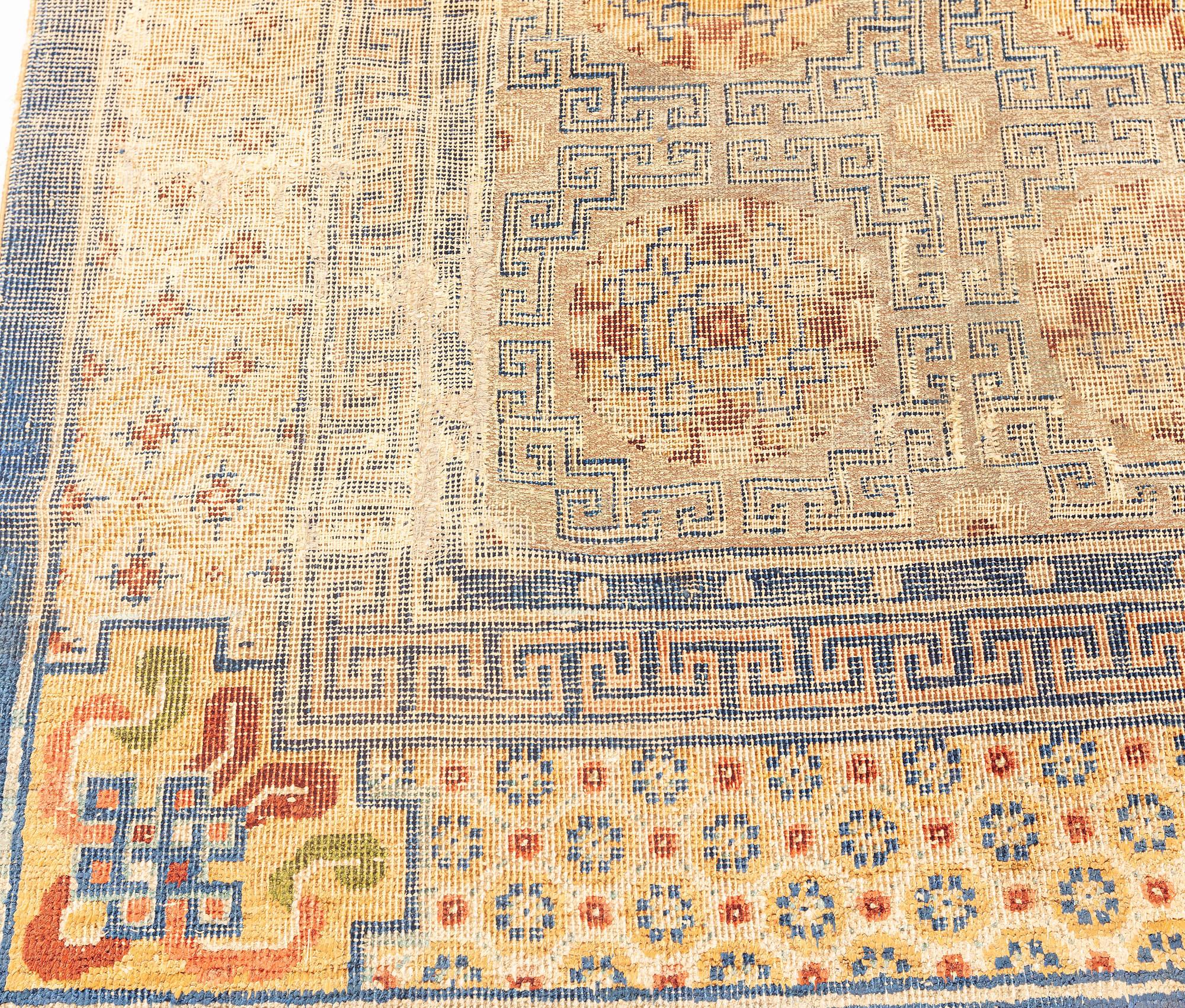 Antiker chinesischer handgefertigter Teppich aus Seide und Metallfaden (Wolle) im Angebot