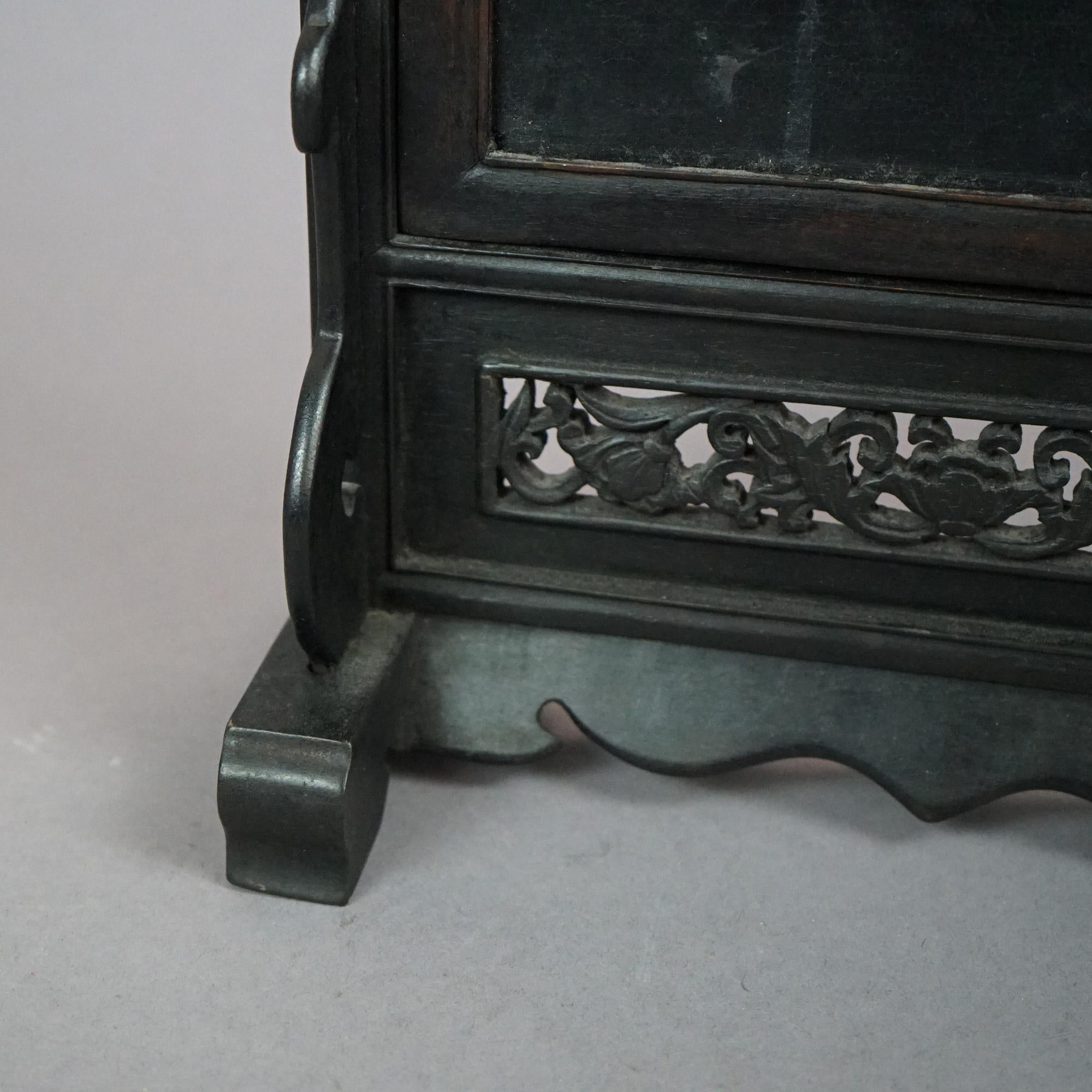Antiker chinesischer Hartholz-Paneeltischschirm mit geschnitzten Hartsteinfiguren aus dem 19. Jahrhundert im Angebot 4