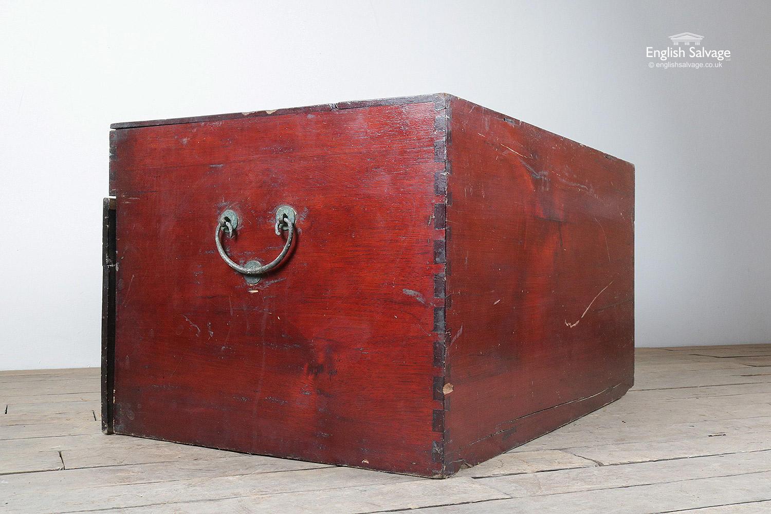 Antique Chinese Hardwood Trunk / Chest, 20th Century For Sale 1