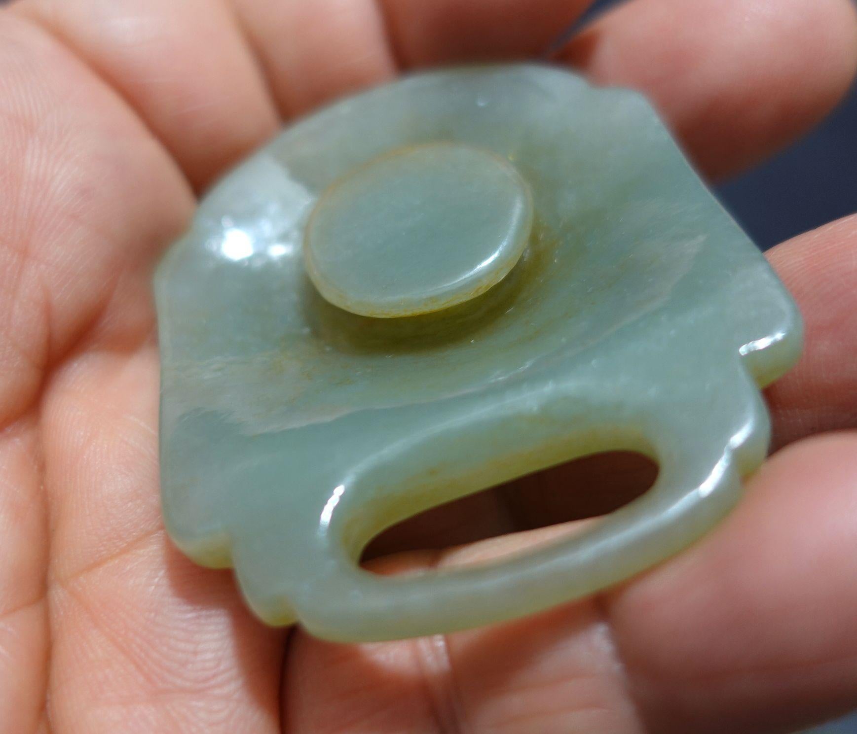 Antike chinesische Hetain Celedon Jade „Gürtelschnallen“ aus Jade  19. Jahrhundert im Angebot 8