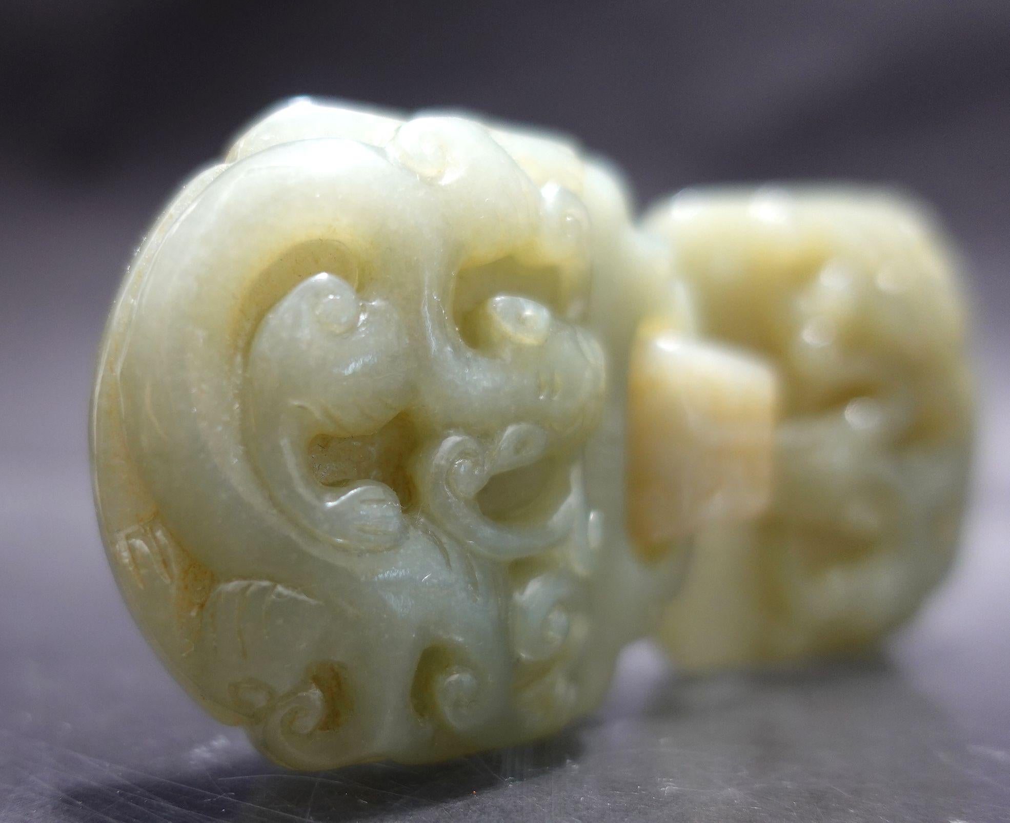 Antike chinesische Hetain Celedon Jade „Gürtelschnallen“ aus Jade  19. Jahrhundert im Zustand „Hervorragend“ im Angebot in Norton, MA