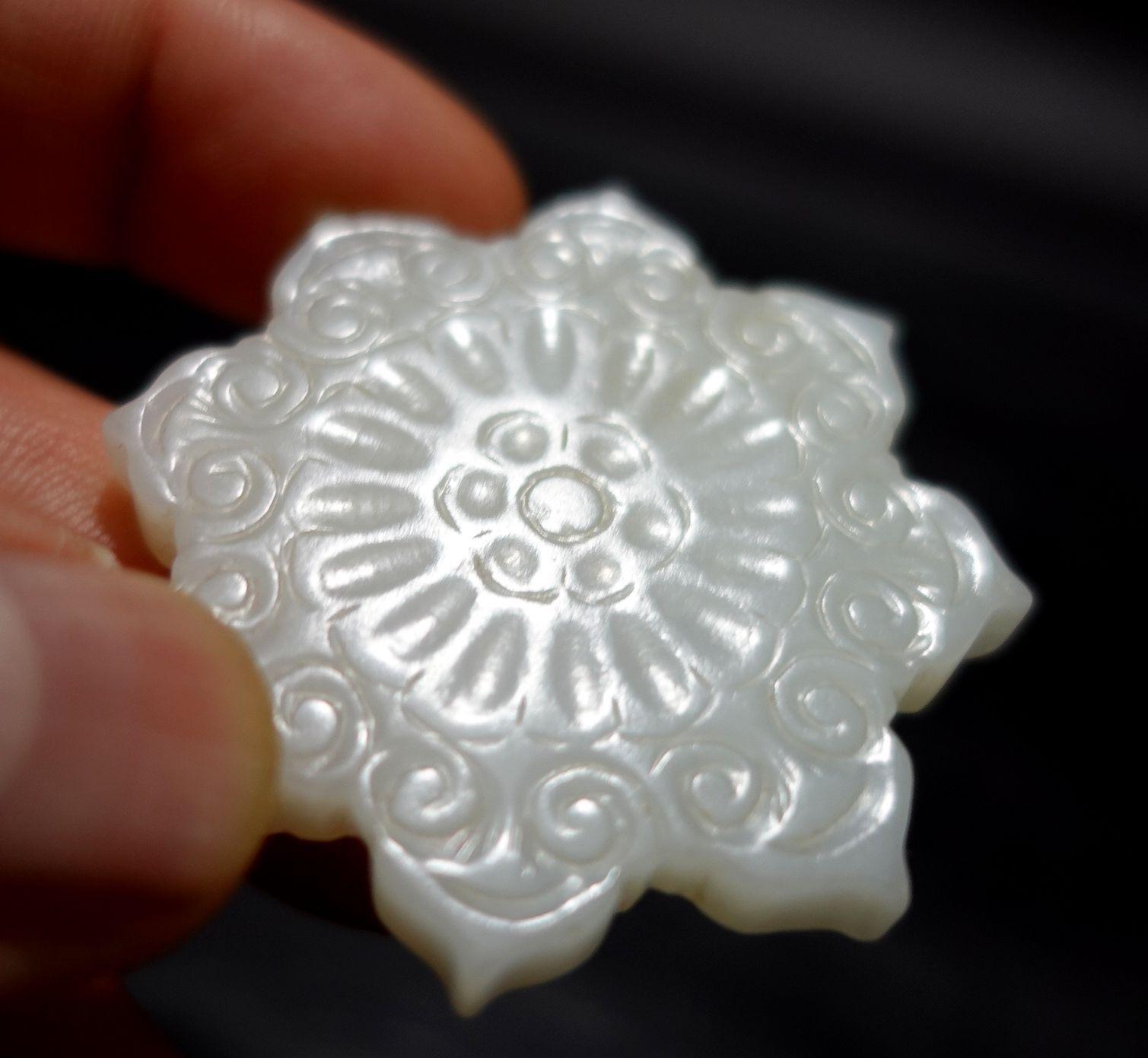 Antique Chinese Hetain White Carved Jade Pendant  19th Century For Sale 6