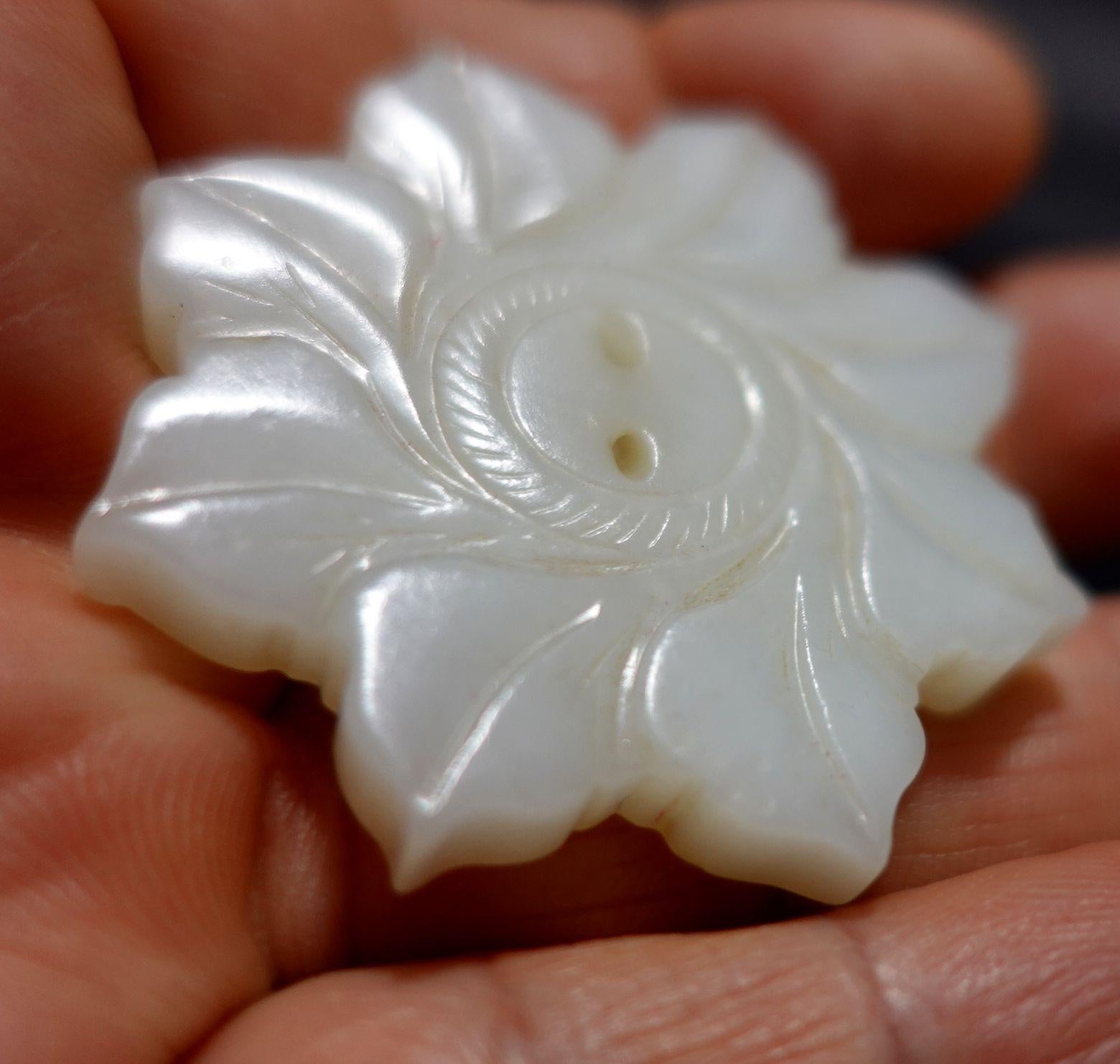 Antique Chinese Hetain White Carved Jade Pendant  19th Century For Sale 2