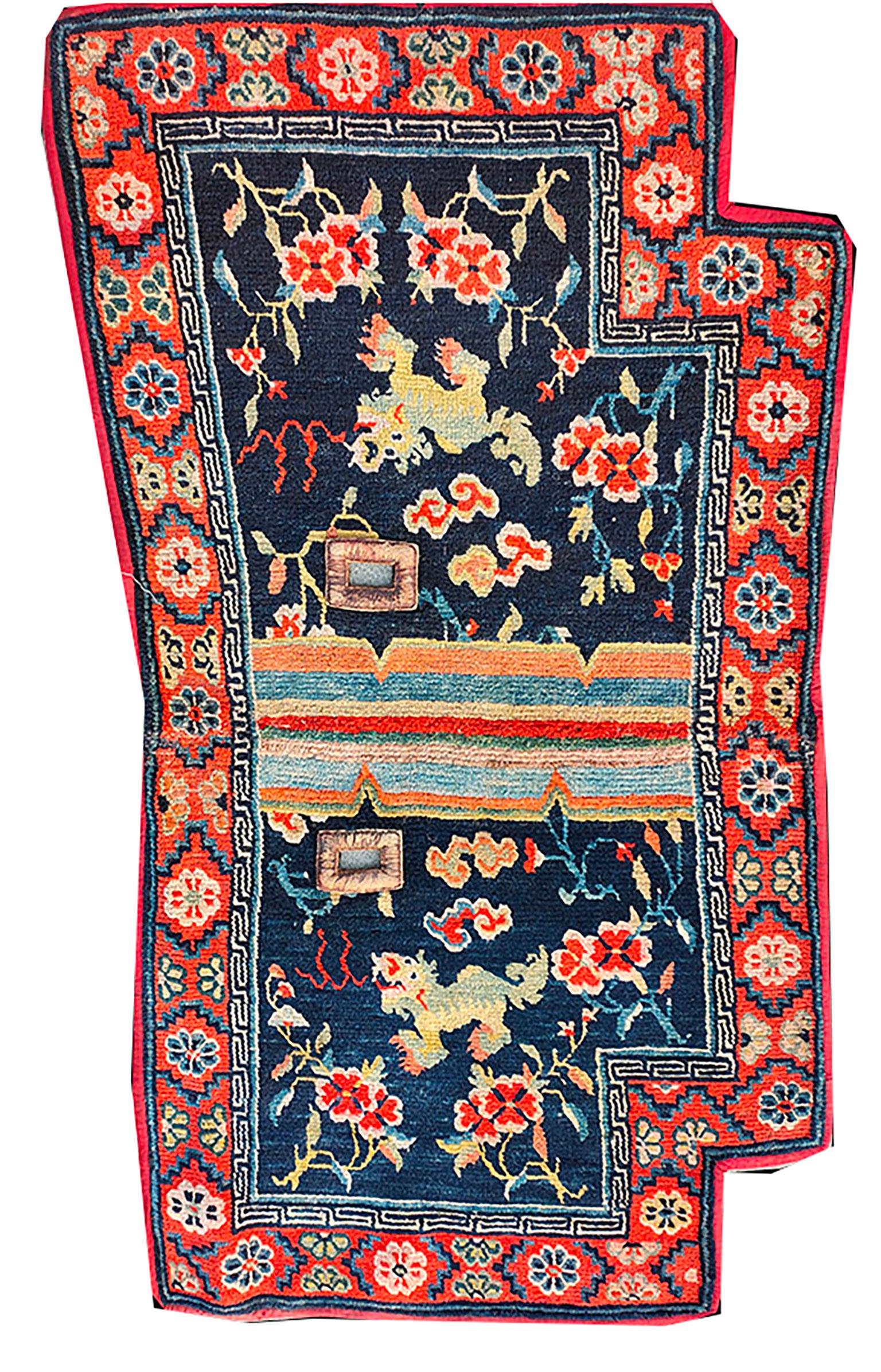 Early 20th Century Chinese Tibetan Saddle Cover ( 2' x 4' - 62 x 122 ) In Good Condition For Sale In New York, NY