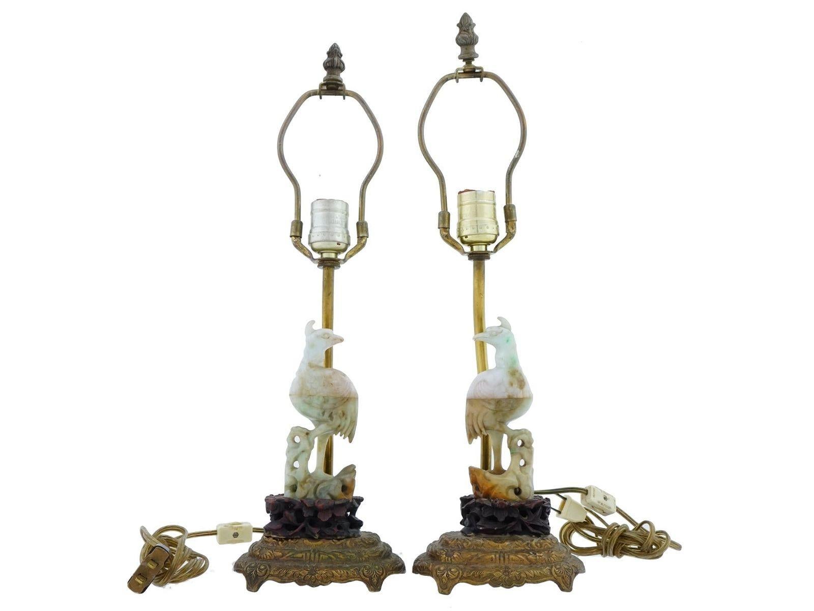 Lampes de table chinoises anciennes en forme d'oiseau en jade en vente 2
