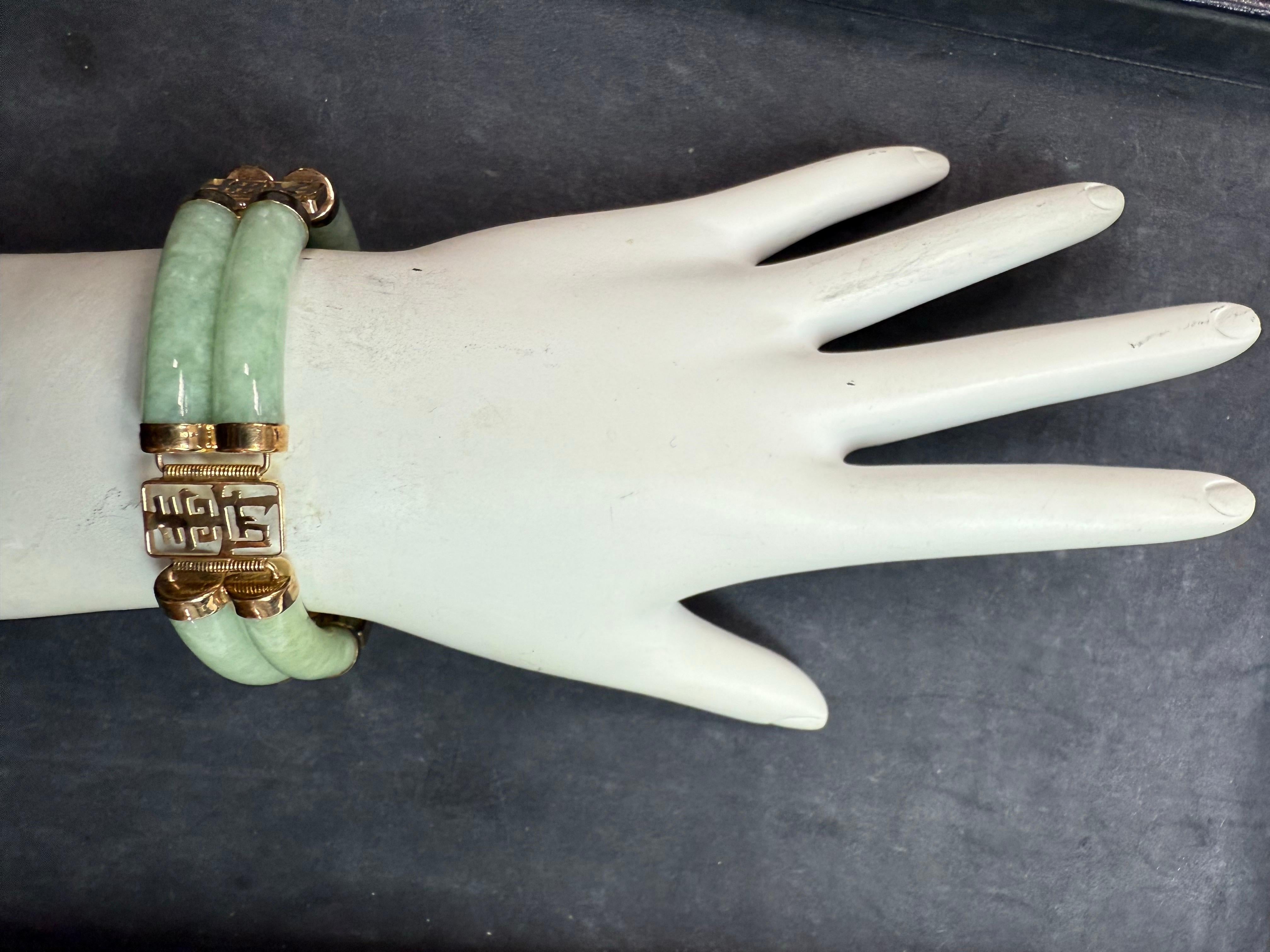 Antique Bracelet de Jade Chinois d'une longueur de 7.25 pouces et d'un poids de 40 grammes Unisexe en vente