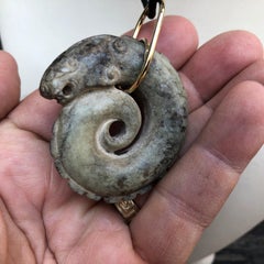 Chinese Jade "Coiled Dragon" 18-Karat Gold Amulet Necklace