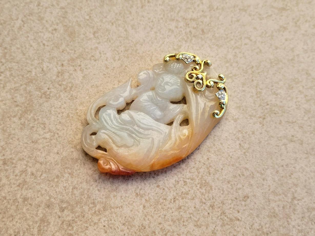 Mixed Cut Antique Chinese Jade Gold Pendant Goddess Guanyin With Diamond For Sale