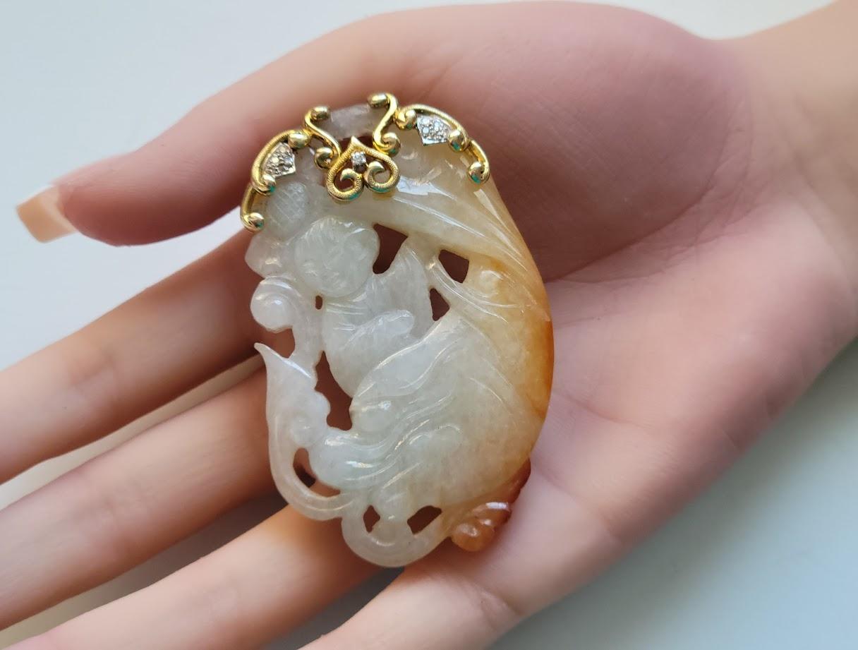 Pendentif chinois ancien déesse Guanyin en or et jade avec diamants en vente 1