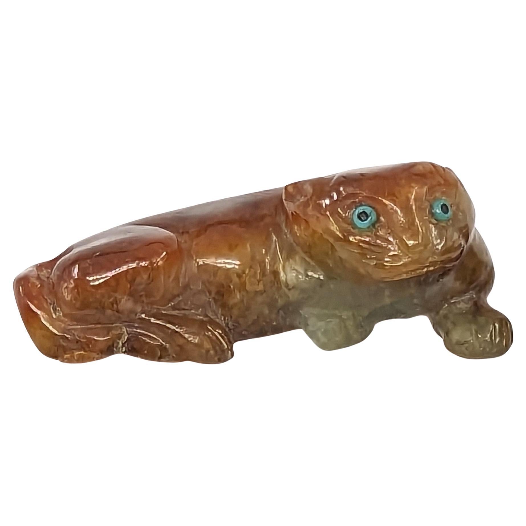 Antiker chinesischer Jadeit Recumbent Katzenanhänger mit türkisfarbenen Intarsien, 19. Jahrhundert Qing im Angebot 2
