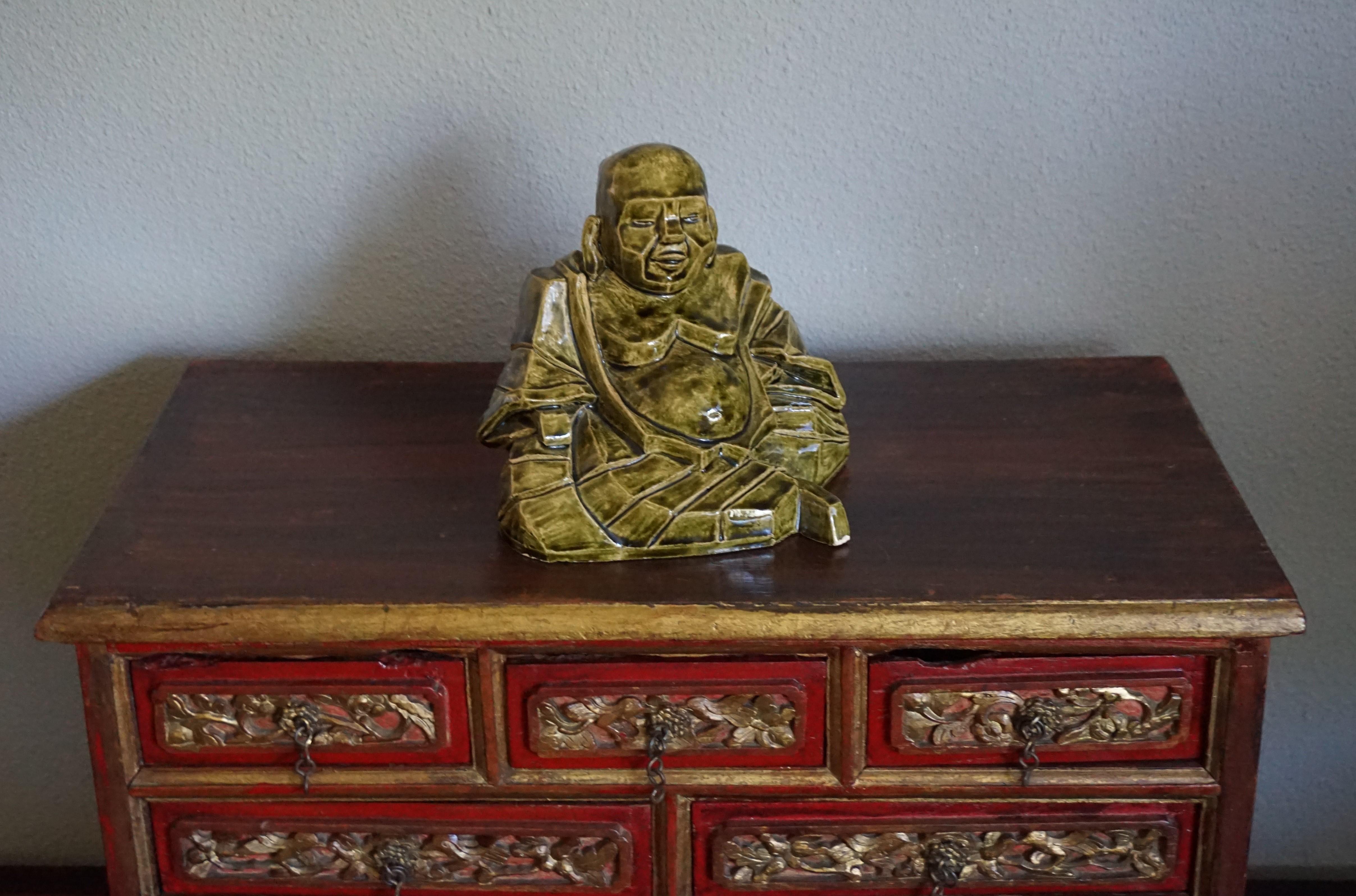 Boîte à bijoux chinoise avec tiroirs avec sculptures d'oiseaux et de dragons sculptées à la main en vente 11