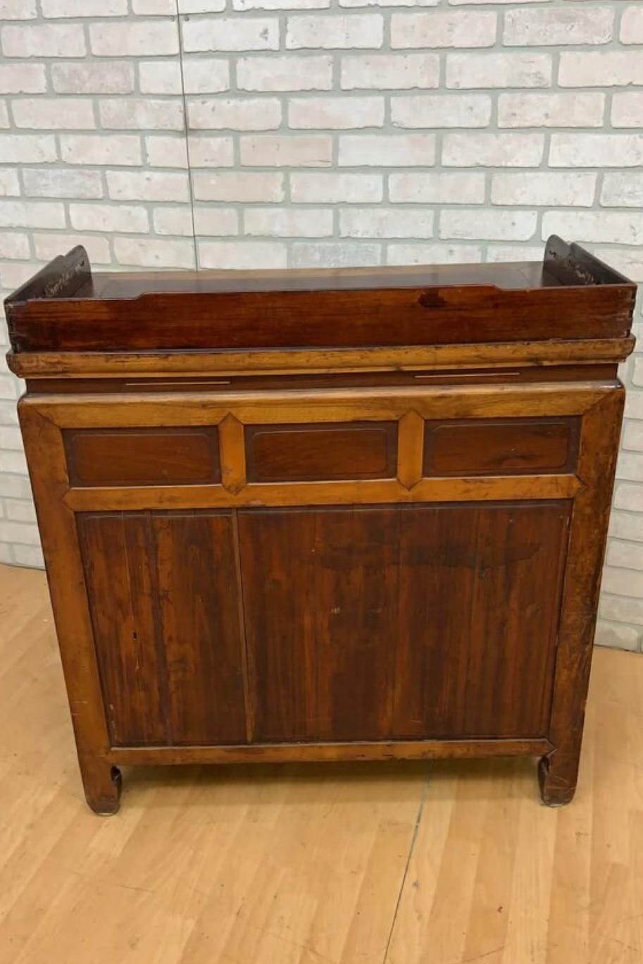Antique Chinese Jiangsu Province Rosewood with Bone Inlay Sideboard Cabinet For Sale 3