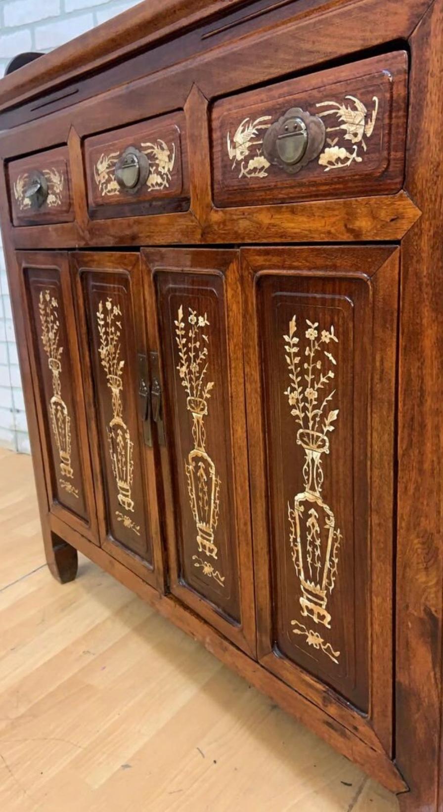 Antique Chinese Jiangsu Province Rosewood with Bone Inlay Sideboard Cabinet For Sale 2