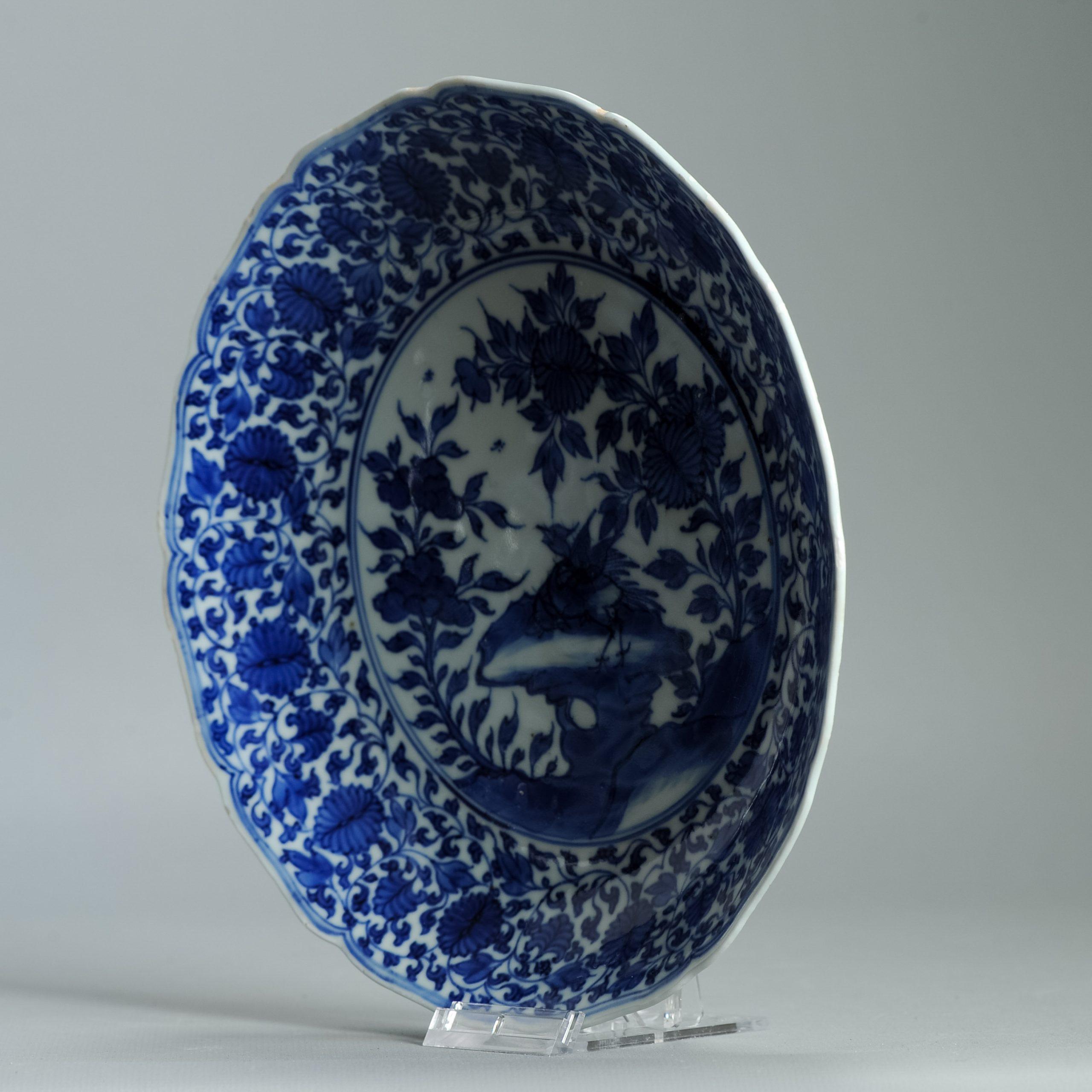 Antike chinesische Kangxi Periode Blau & Weiß Teller Vögel & Blumenrollen markiert im Angebot 4