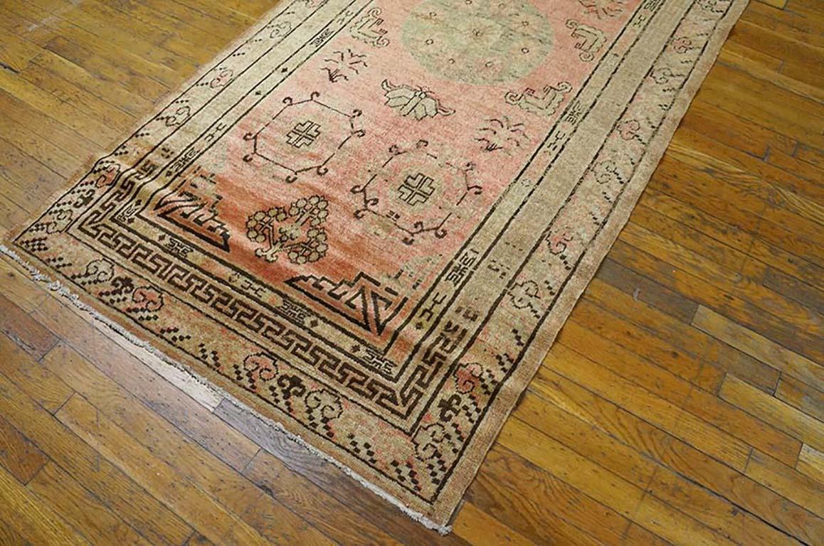 Chinese Early 20th Century Central Asian Khotan Rug ( 4' x 8' - 122 x 245 ) For Sale