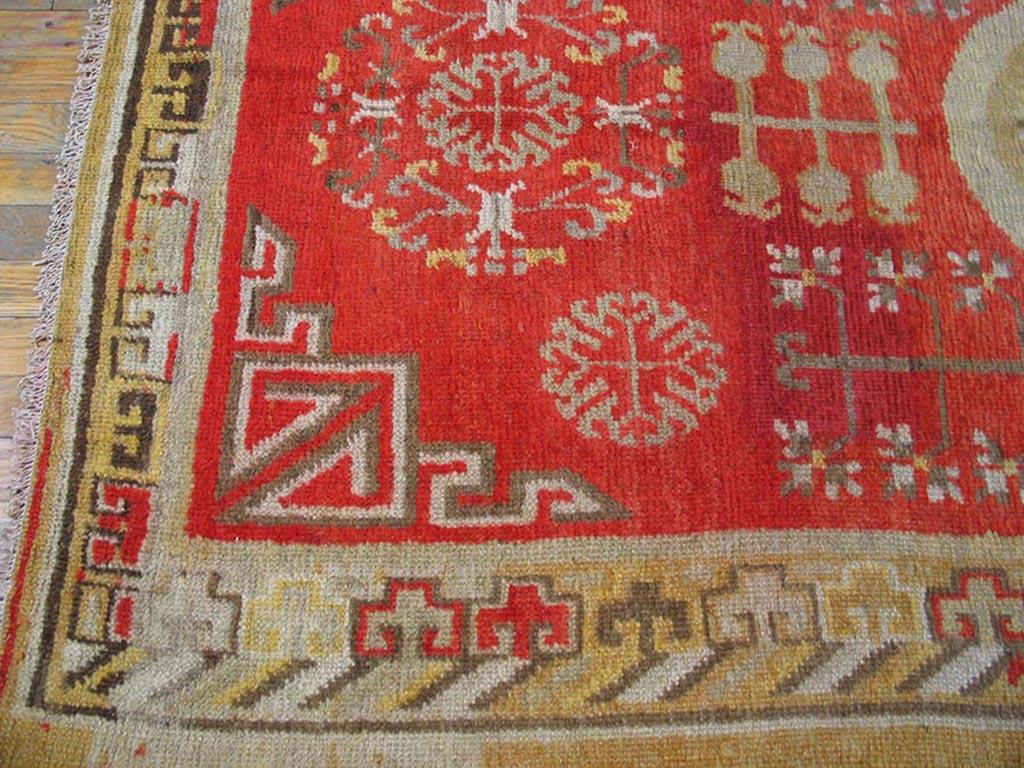 Hand-Knotted Early 20th Century Central Asian Chinese Khotan Carpet ( 4' x 7' - 122 x 213 ) For Sale