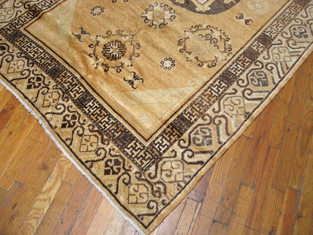 Antique Chinese Khotan rug, size: 4'8