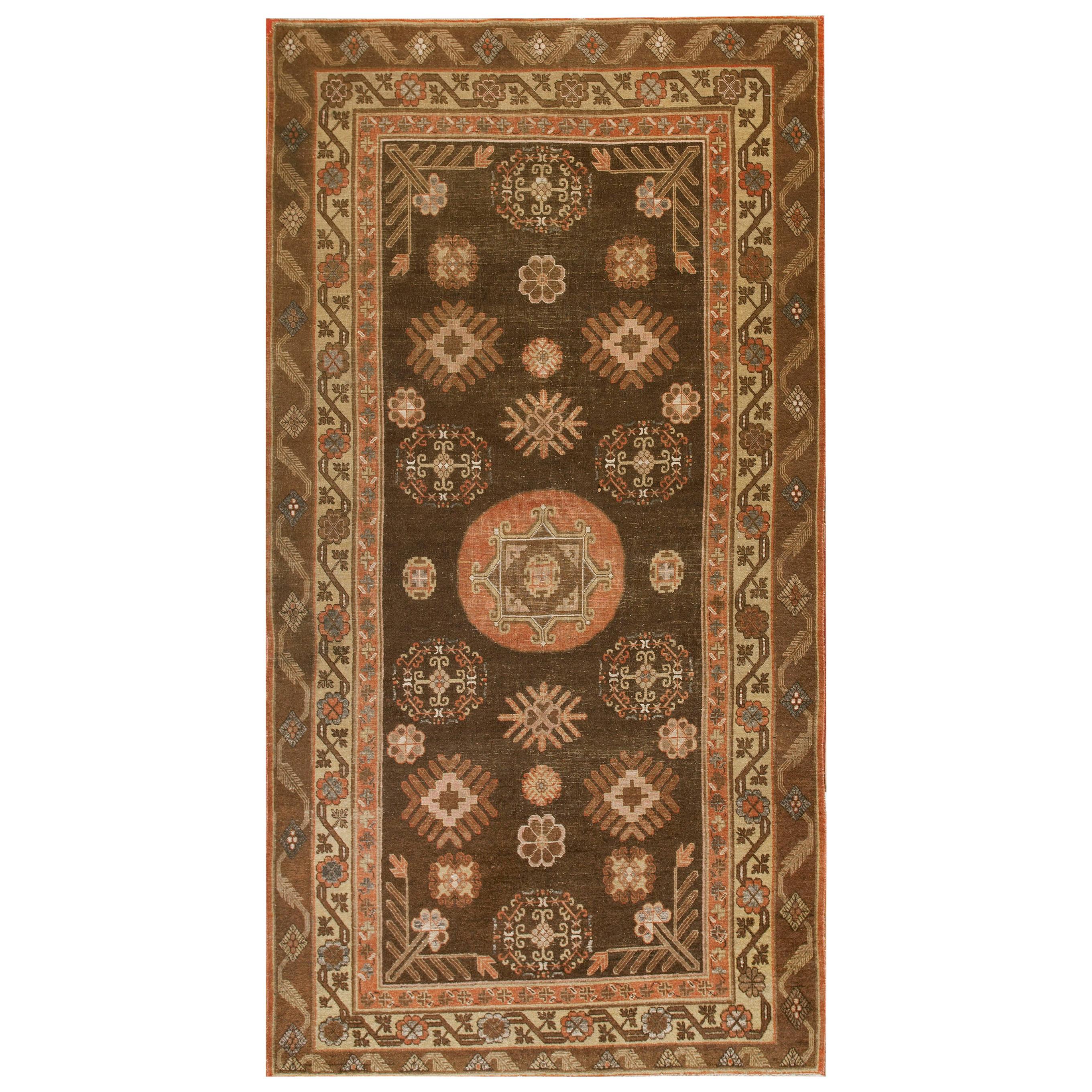 Early 20th Century Central Asian Chinese Khotan Carpet (5'8" x 11'4"-173 x 345)