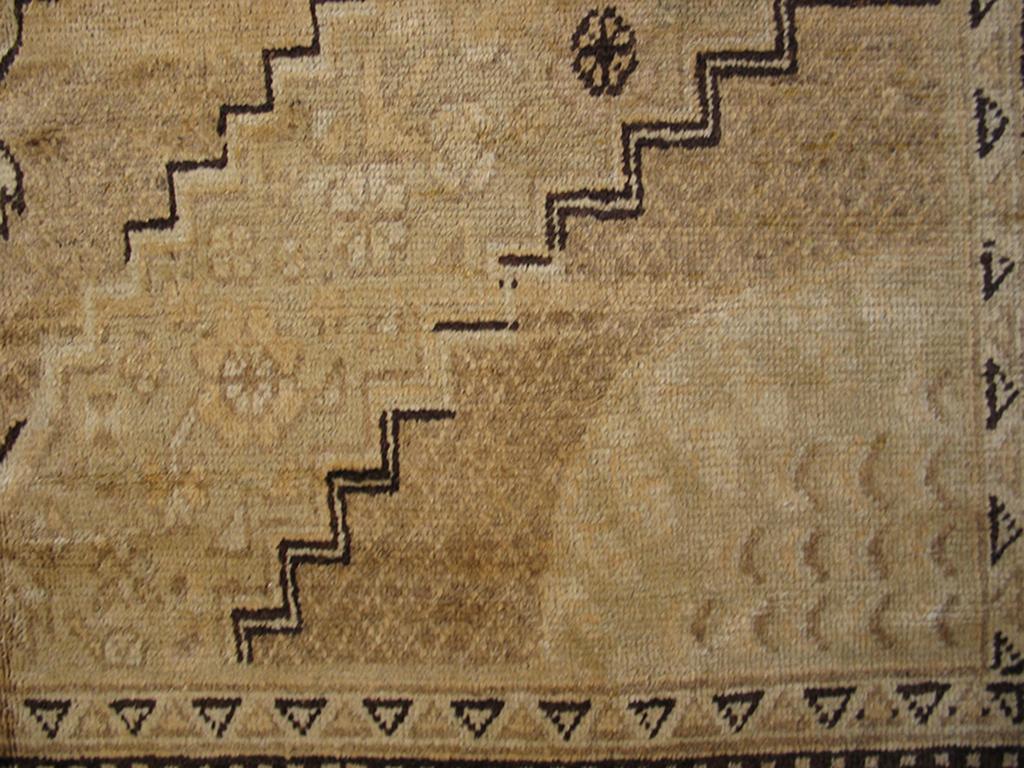 Early 20th Century Central Asian Khotan Carpet ( 6'4