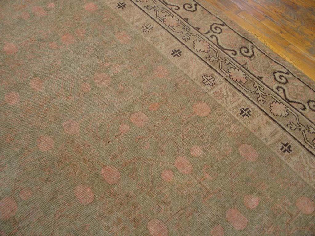 Chinois Tapis Khotan d'Asie centrale du début du XXe siècle (6''6x11''10 - 198x360) en vente