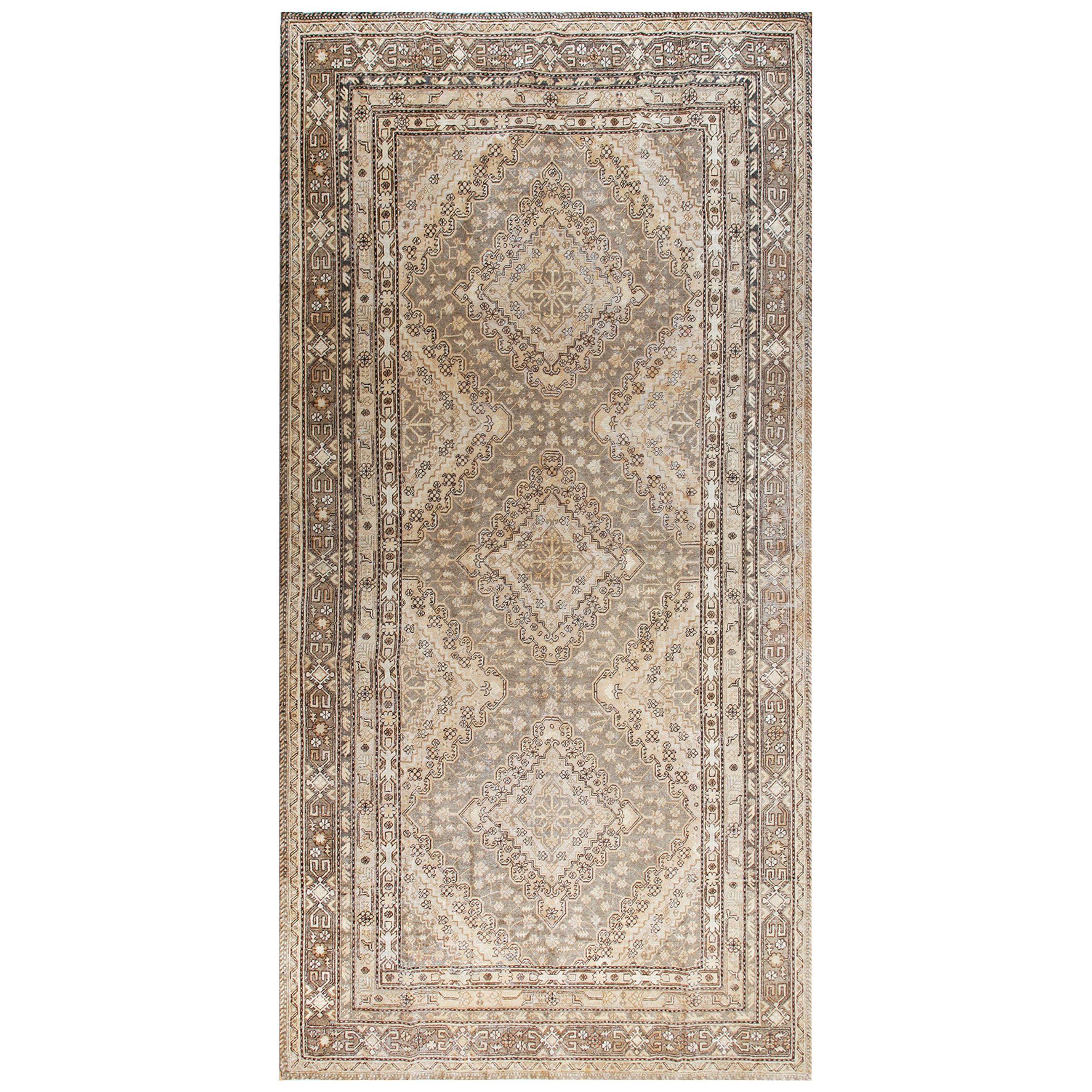 Early 20th Century Central Asian Khotan Carpet ( 8'6" x 17'6" - 259 x 533 )