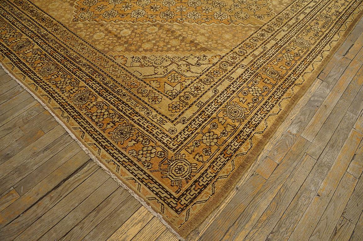 Zentralasiatischer Khotan-Teppich aus den 1930er Jahren ( 8'8 Zoll x 17'4 Zoll - 264 x 528 cm) (Chinesisch) im Angebot