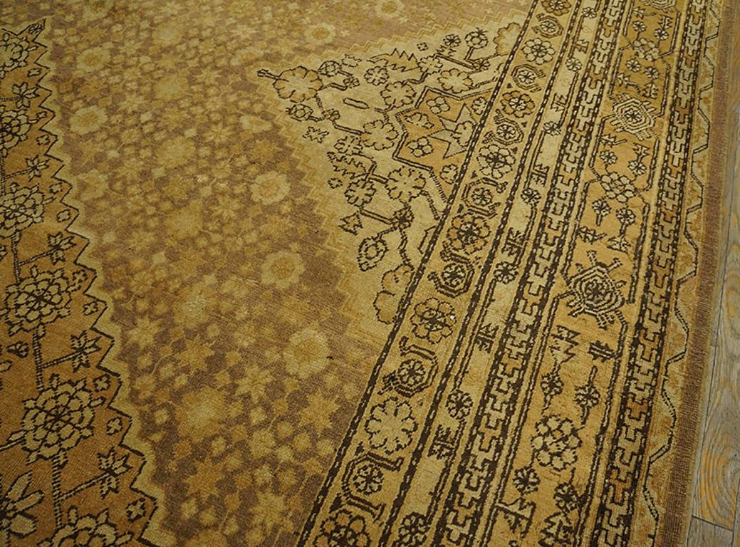 Zentralasiatischer Khotan-Teppich aus den 1930er Jahren ( 8'8 Zoll x 17'4 Zoll - 264 x 528 cm) (Wolle) im Angebot