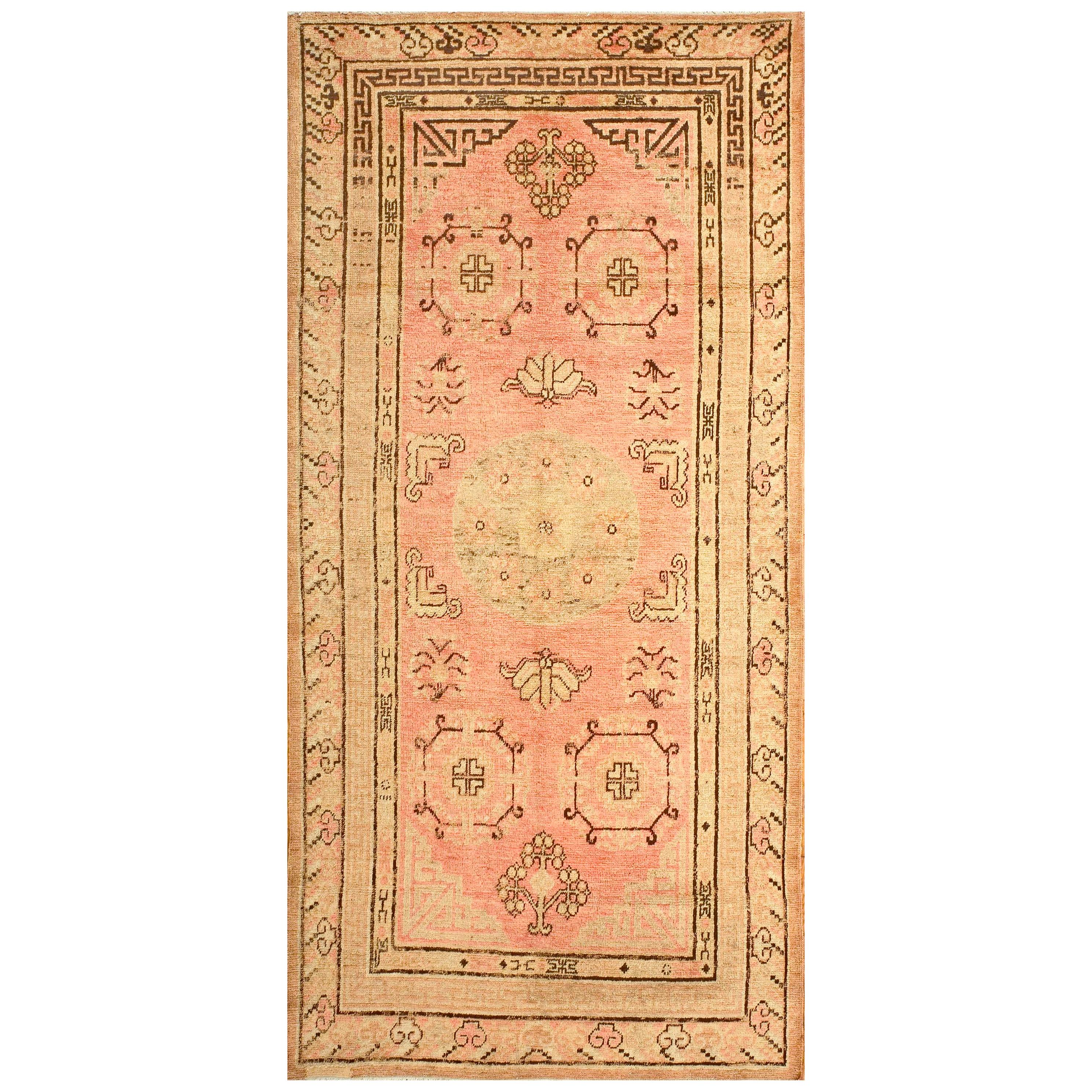 Early 20th Century Central Asian Khotan Rug ( 4' x 8' - 122 x 245 ) For Sale