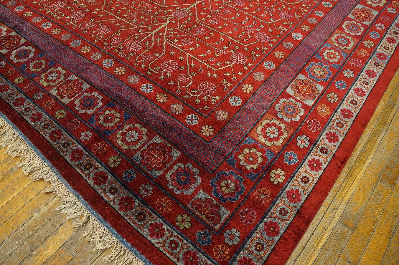 Early 19th Century Central Asian Chinese Khotan Silk Carpet For Sale 6