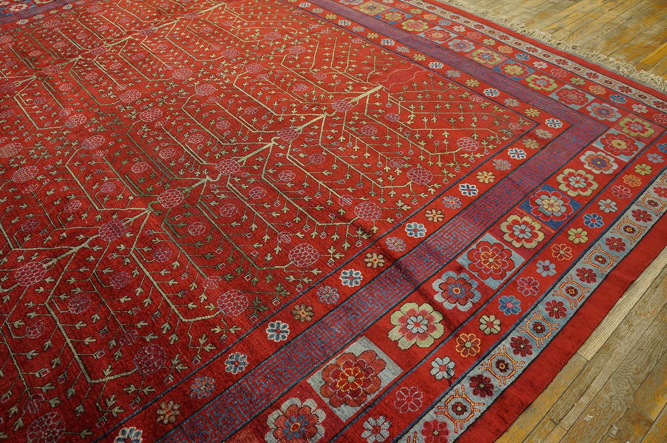Early 19th Century Central Asian Chinese Khotan Silk Carpet For Sale 3