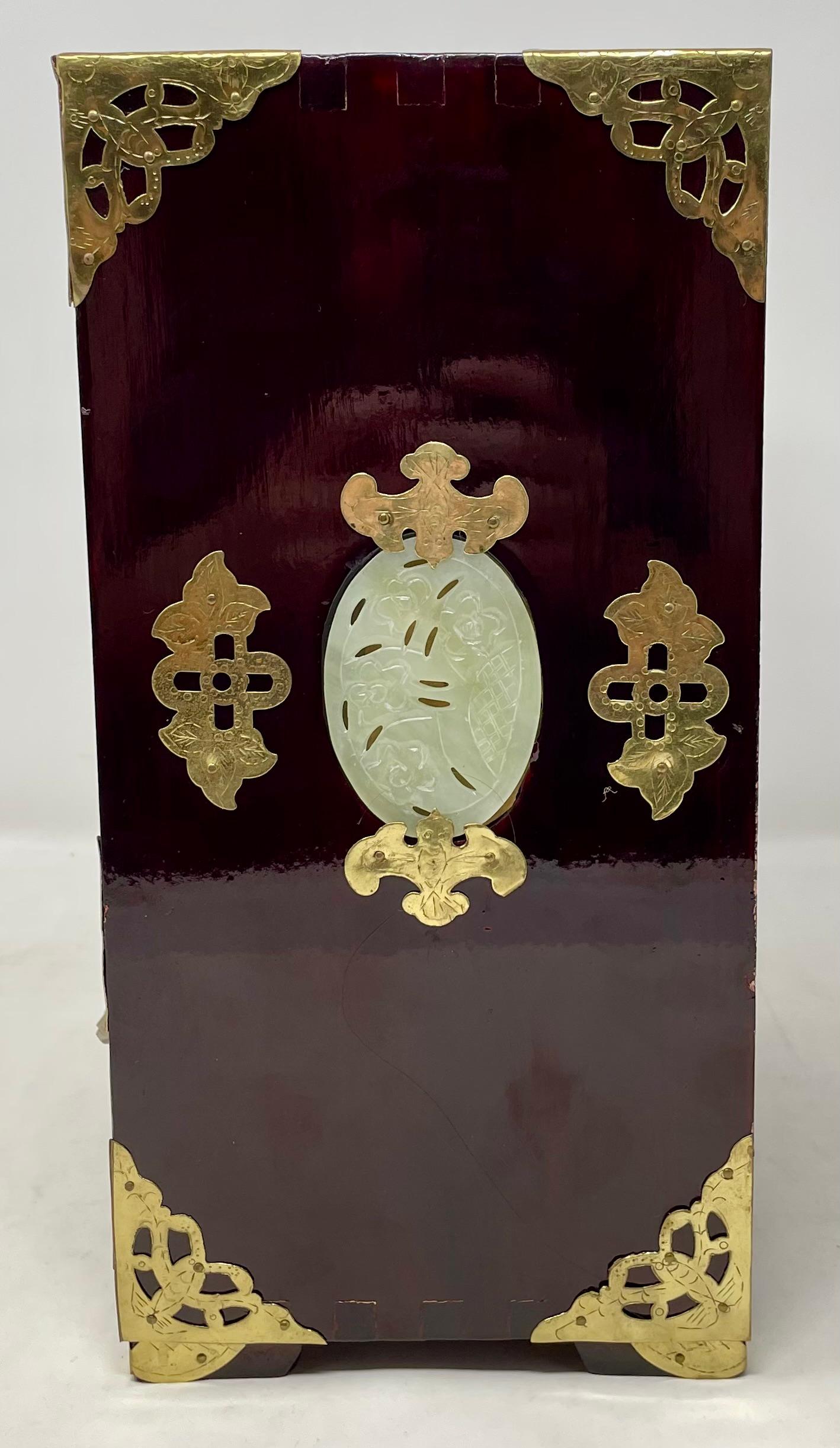 Jeu de Mahjong ancien en laque de Chine, Circa 1920. en vente 1