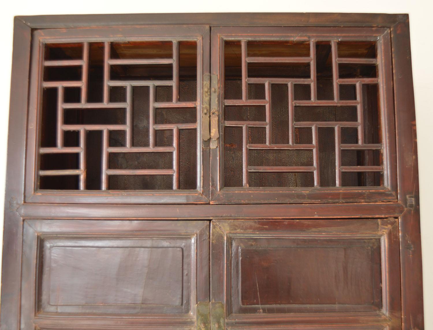 Antique Chinese Lacquered Cabinet with Lattice Work Doors, 19th Century 1