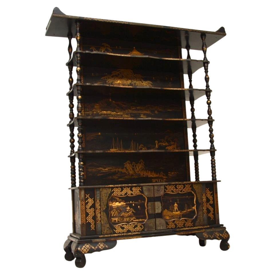 Antiker chinesischer lackierter Chinoiserie-Schrank