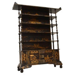 Antiker chinesischer lackierter Chinoiserie-Schrank