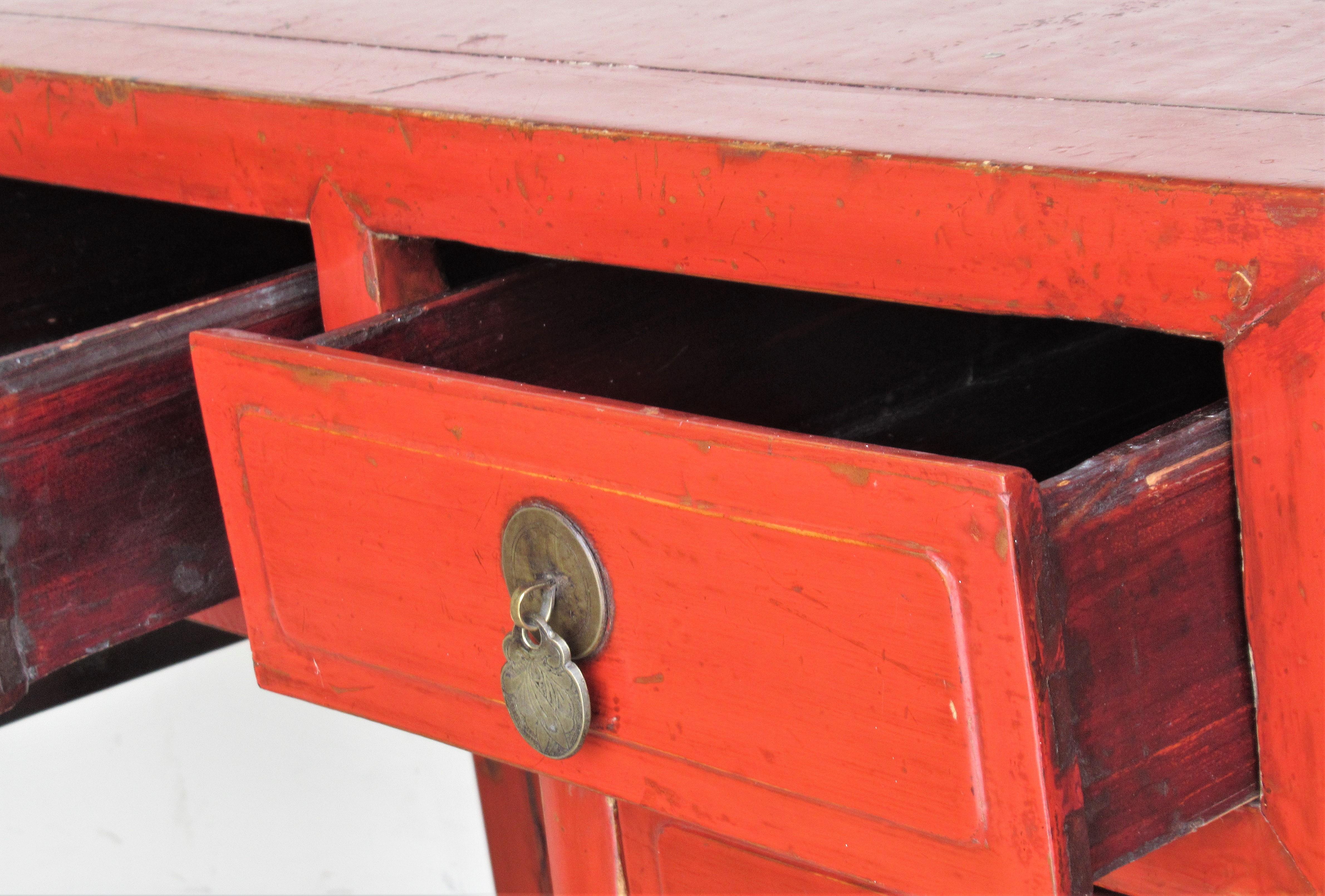 20th Century Antique Chinese Lacquered Console Table For Sale