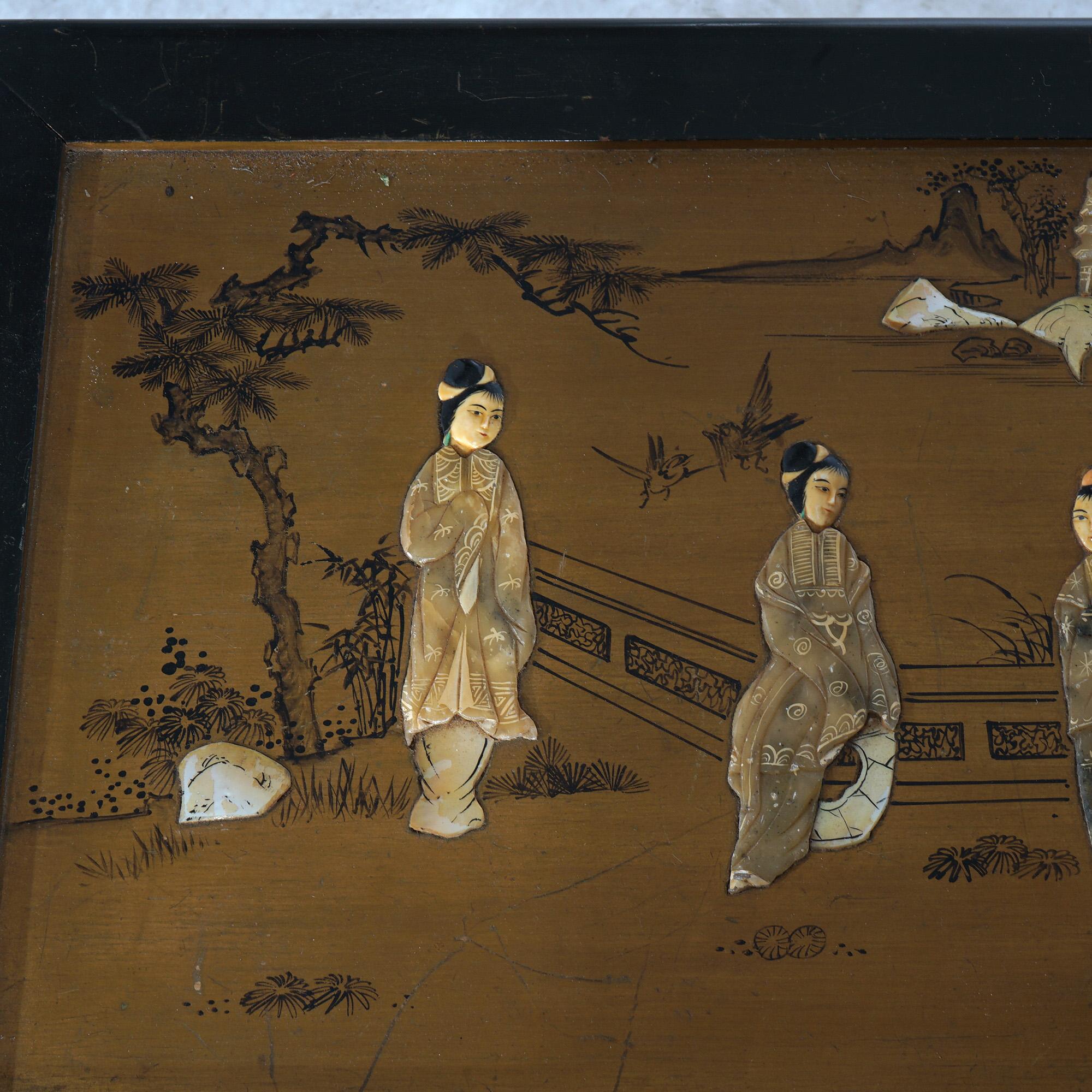 Antike chinesische lackierte, ebonisierte und vergoldete Deckentruhe aus Perlmutt mit Perlmutt im Angebot 1