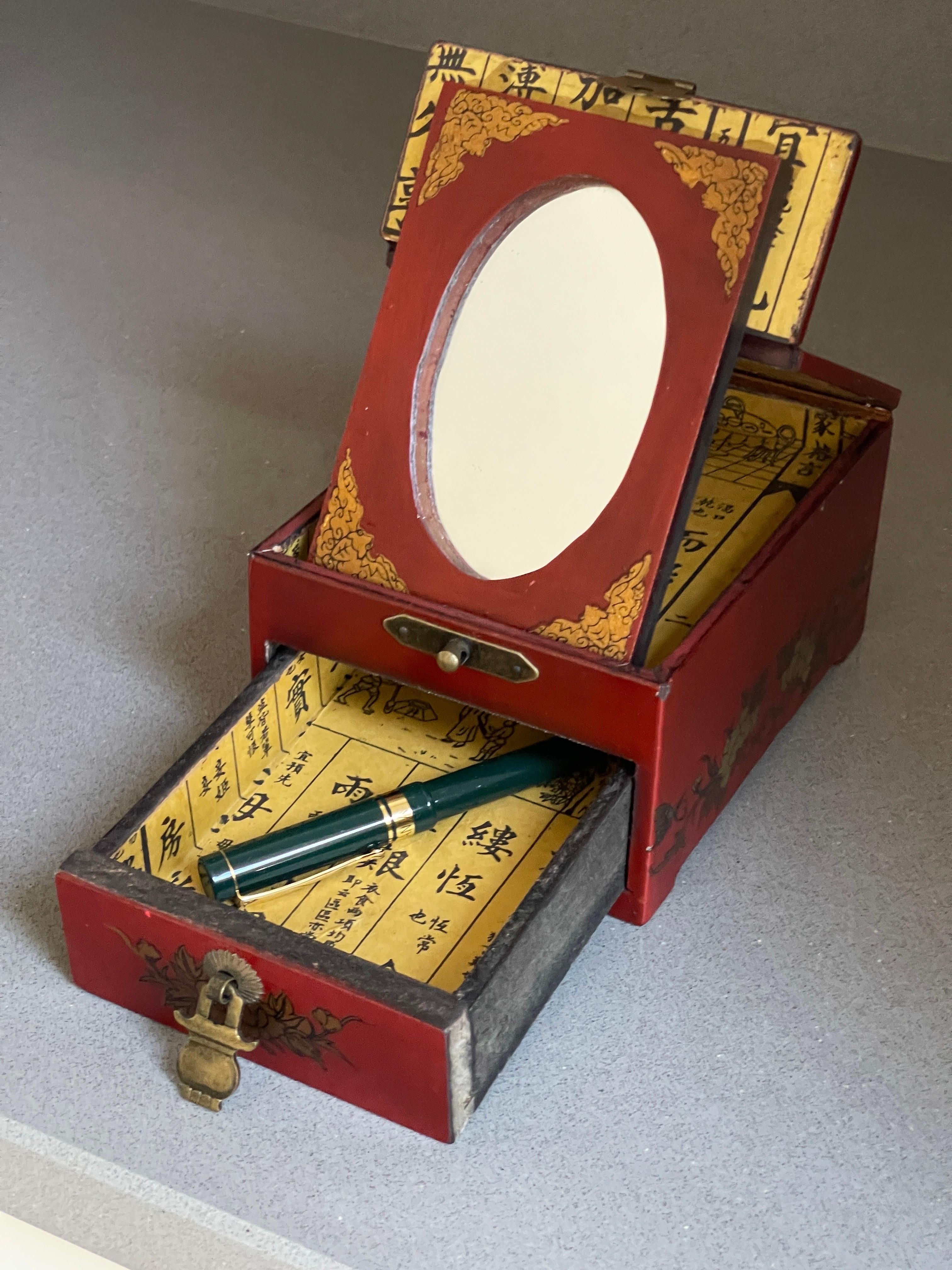 Antique Chinese Lacquered Flip-Up Travel Shaving Jewellery Box Vanity Mirror For Sale 3