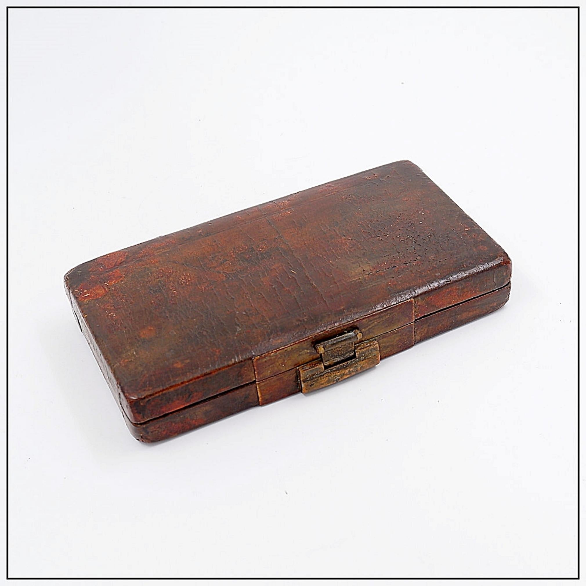 Cuivre Boîte ancienne chinoise en cuir laqué - XIXème en vente