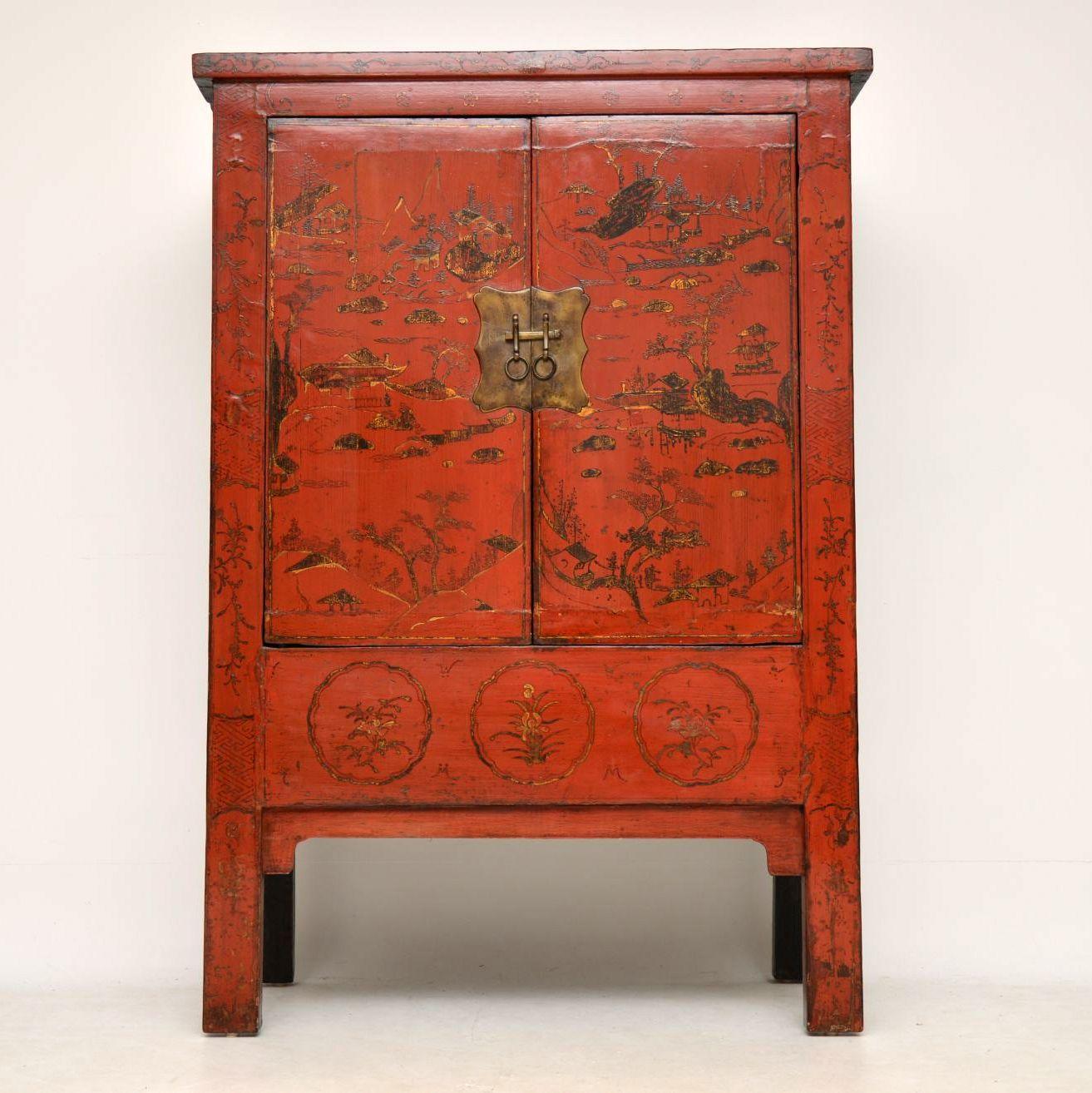 This is a very rare Chinese antique lacquered wedding cabinet in good original condition. It’s a very old piece. I’m no expert on antique Chinese furniture, but it looks to me as though it could be 18th century, otherwise it’s 19th century. All the