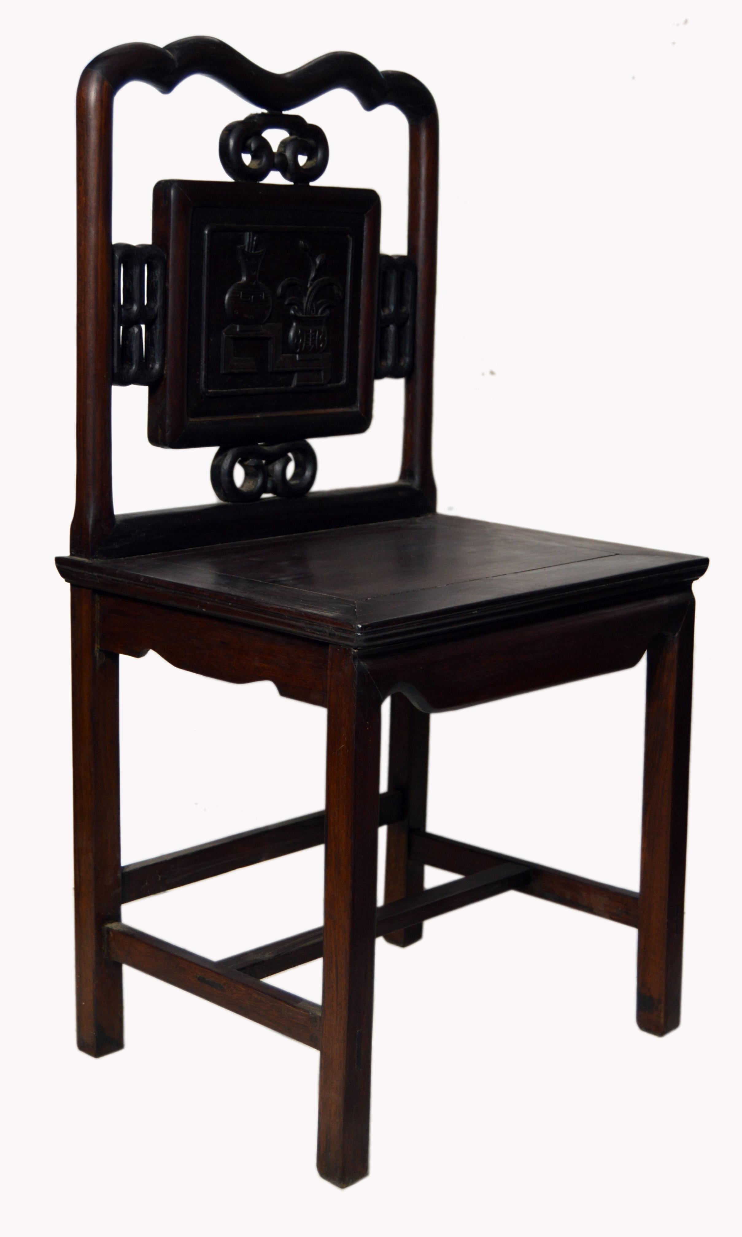 Antique Chinese Lacquered Yumu Wood Side Chair with Hand-Carved Décor In Good Condition For Sale In Yonkers, NY